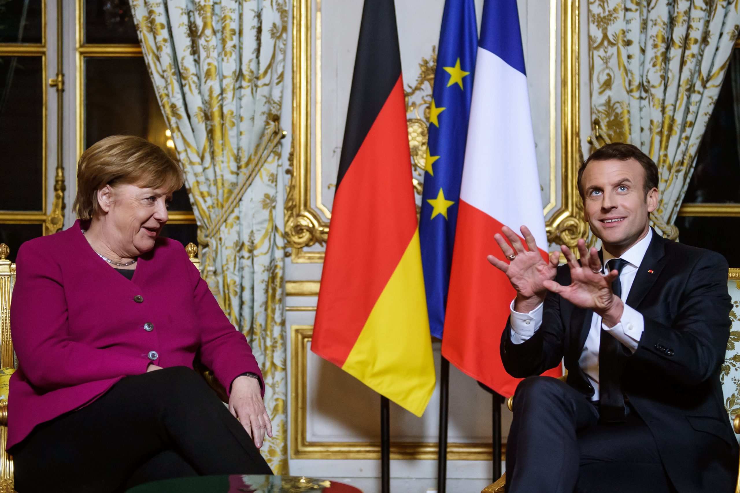 Macron e Merkel reiteram intenção de “dar novo impulso à Europa”
