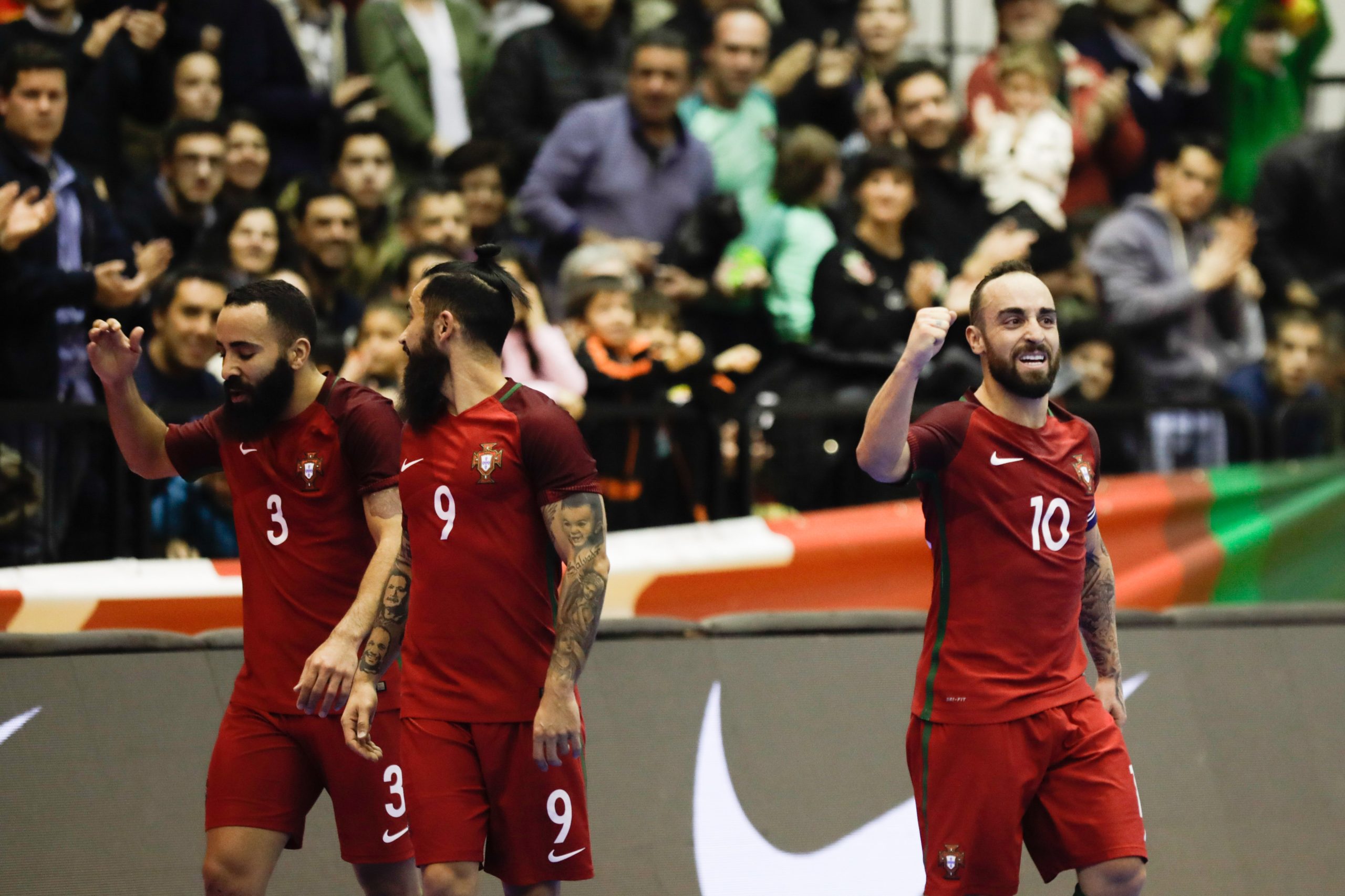 Portugal goleia Azerbaijão e está nas meias-finais do Europeu de Futsal