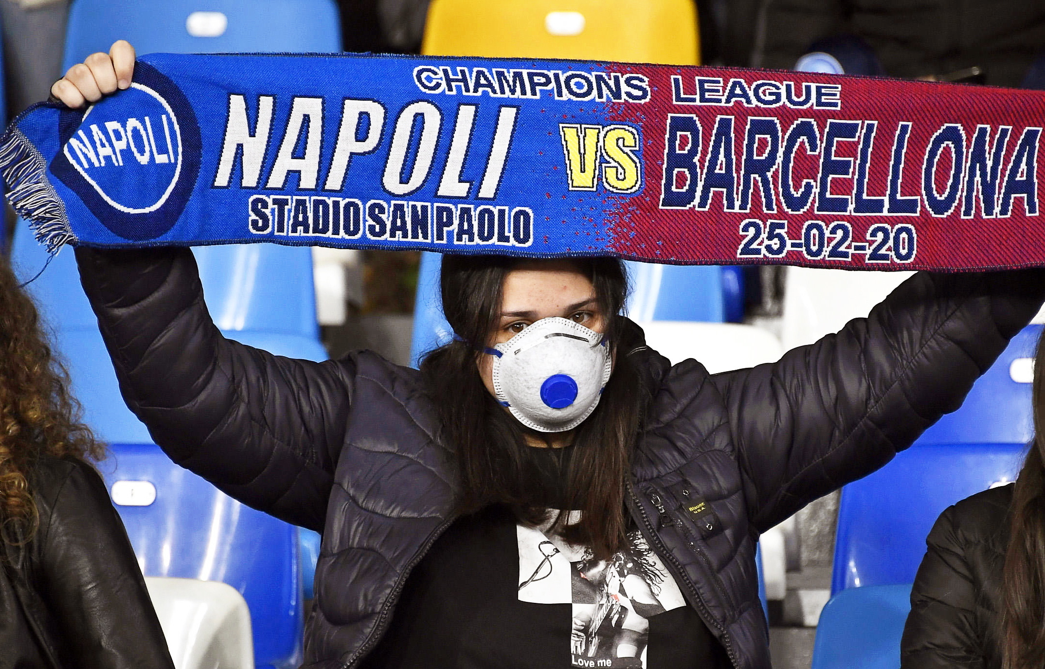 Barcelona-Nápoles para a Liga dos Campeões vai realizar-se em Espanha