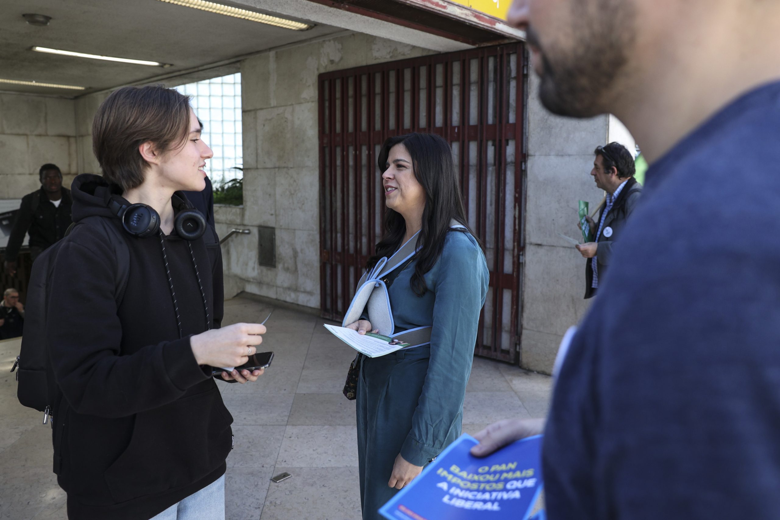 PAN alargar gratuitidade dos passes para todos os jovens até aos 25 anos