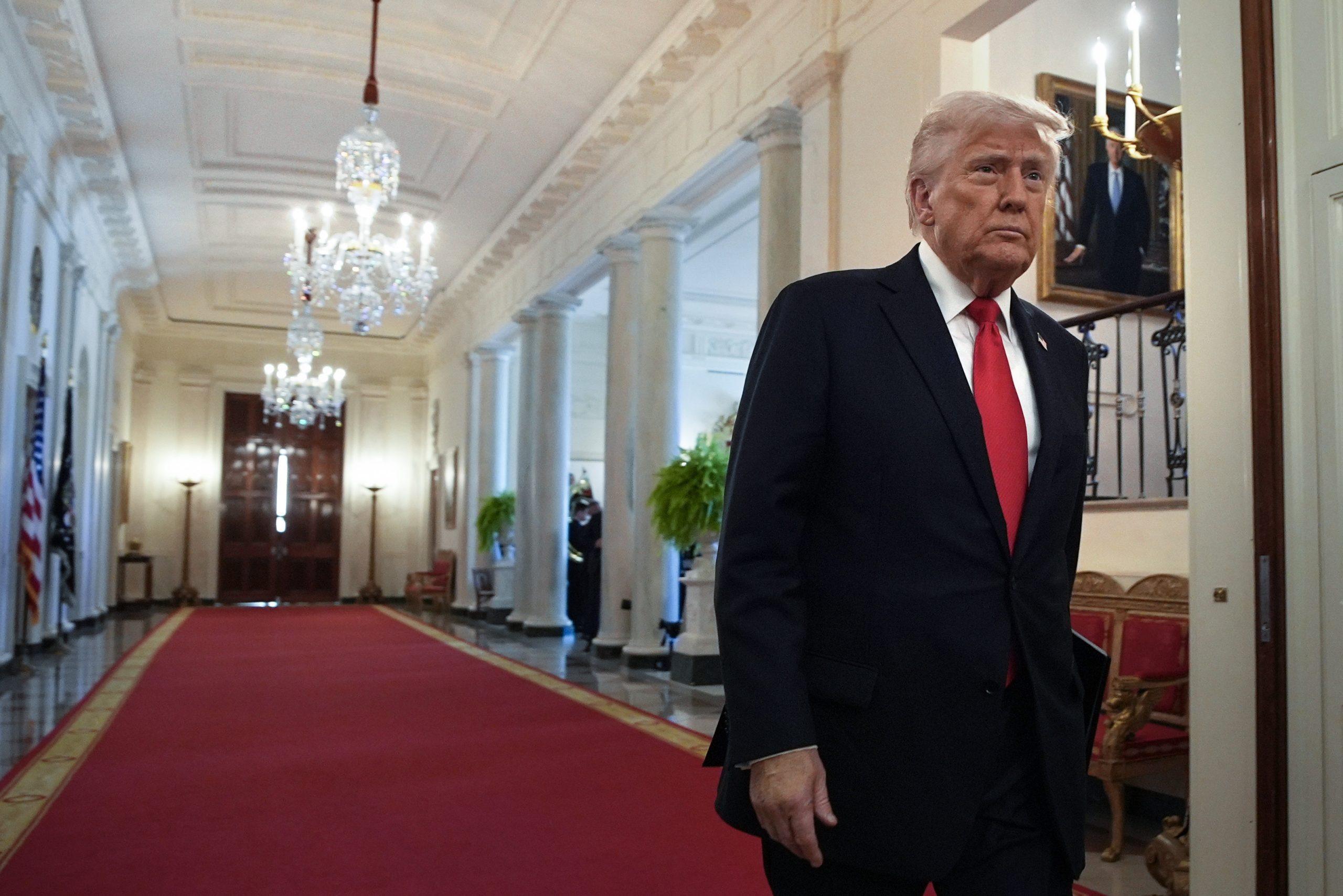 Governo Trump fecha gabinete que combatia desinformação estrangeira