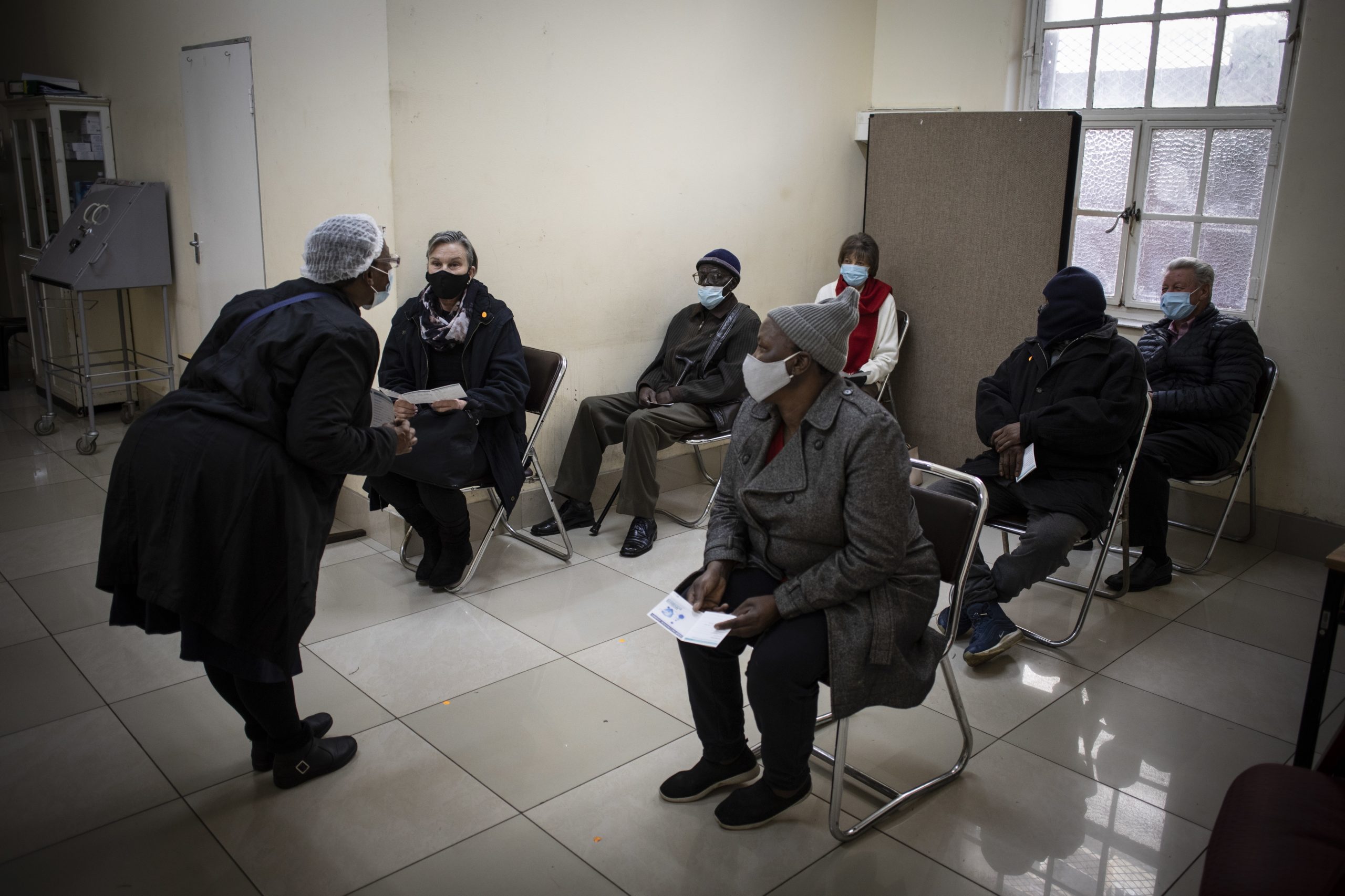 Covid-19. Quarta vaga de infeções na Europa terá “impacto severo” nas vacinas em África