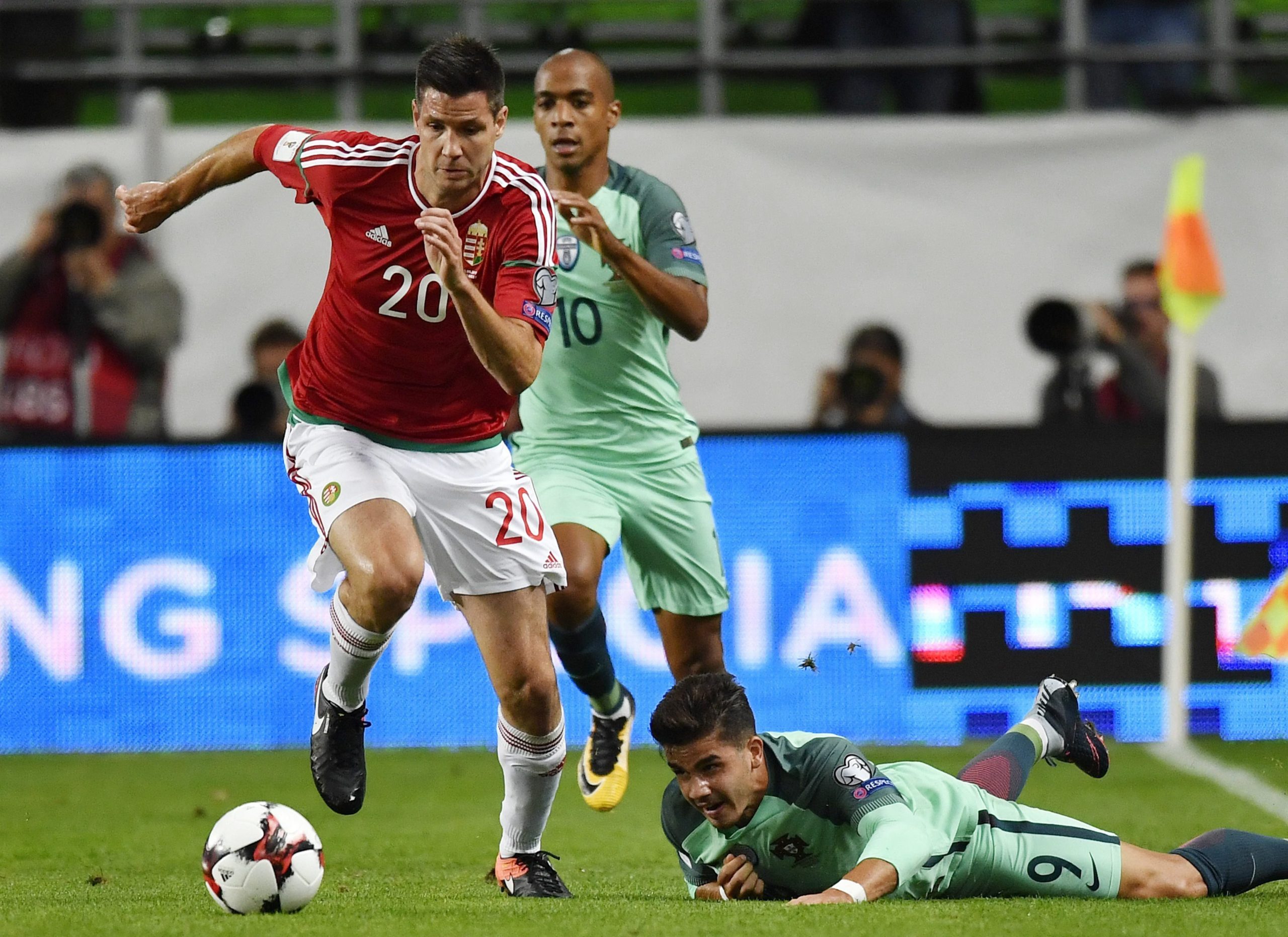 Portugal vence na Hungria, com golo solitário de André Silva