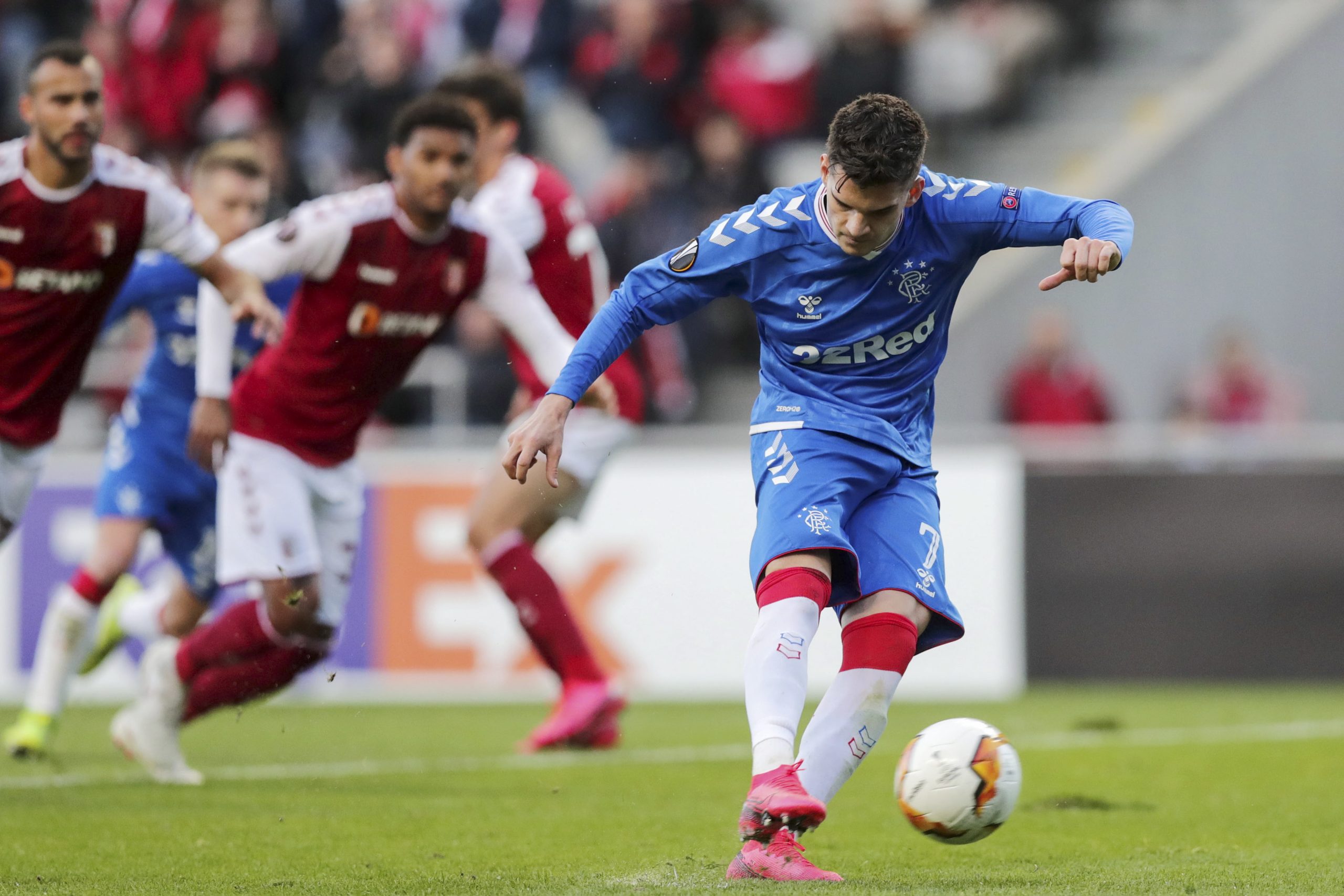 Rangers compra em definitivo o passe da promessa romena Ianis Hagi