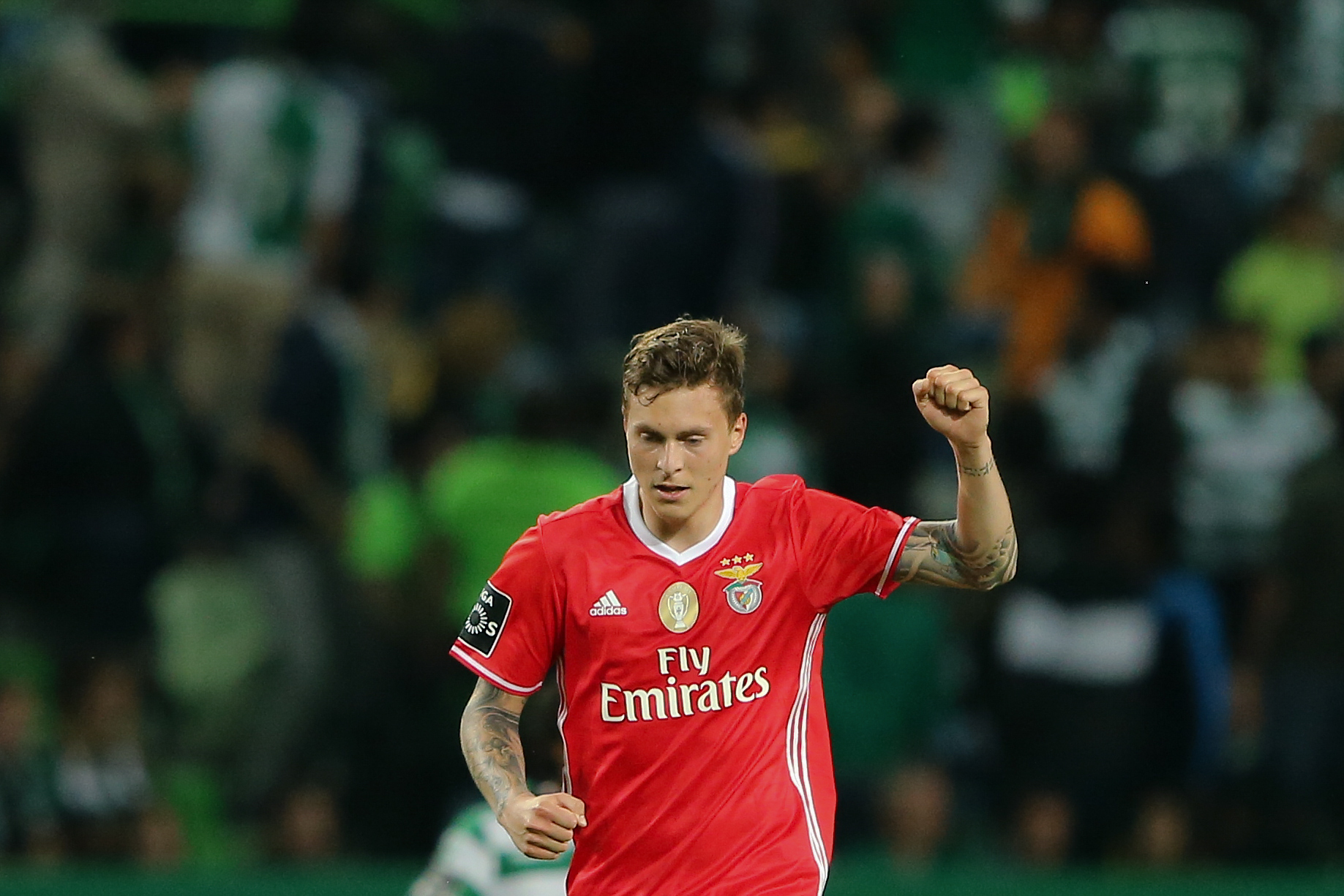 Benfica confirma venda de Lindelof ao Manchester United por 35 milhões de euros