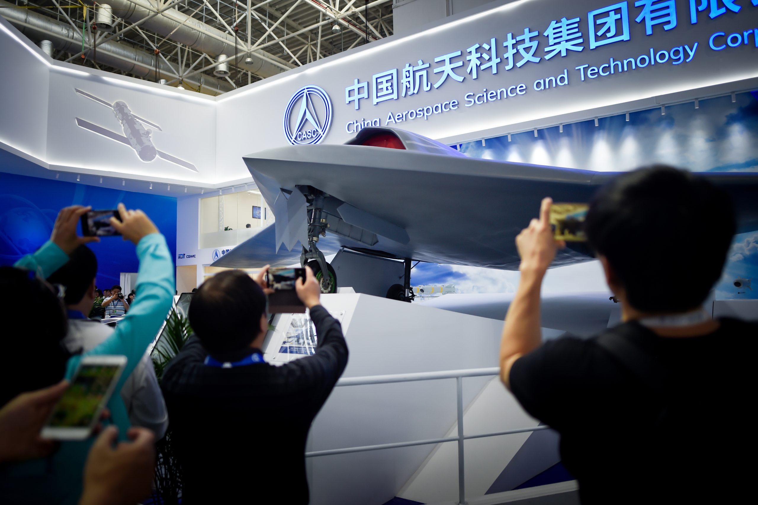 China revela novo ‘drone’ de combate furtivo
