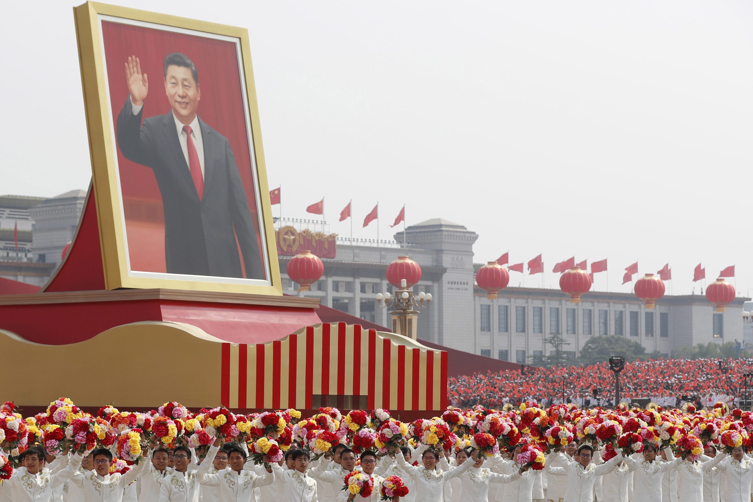Xi Jinping destaca “alicerces fortes” em parada militar no 70.º aniversário da República Popular da China