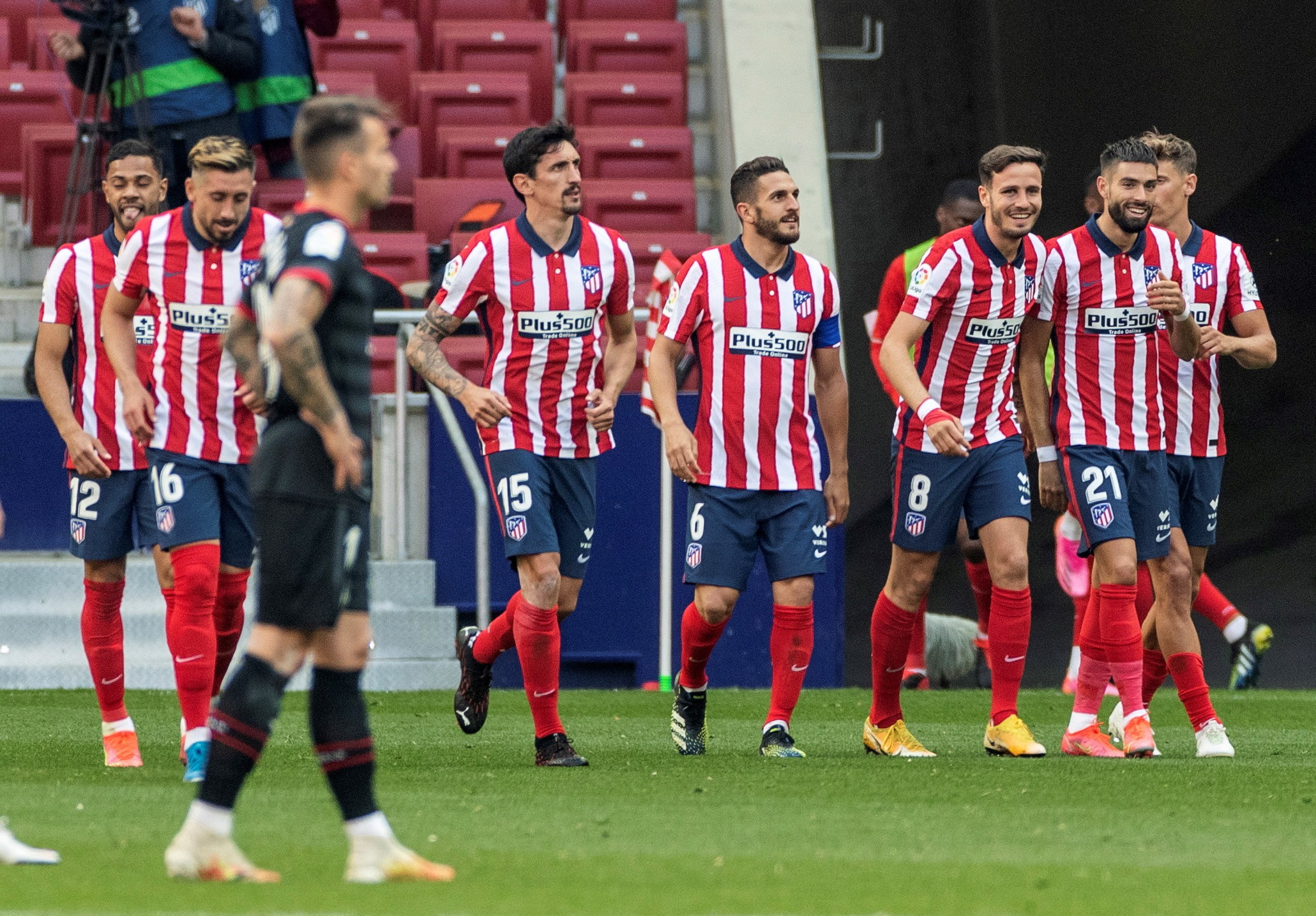 Atlético de Madrid segura liderança em Espanha com goleada ao Eibar