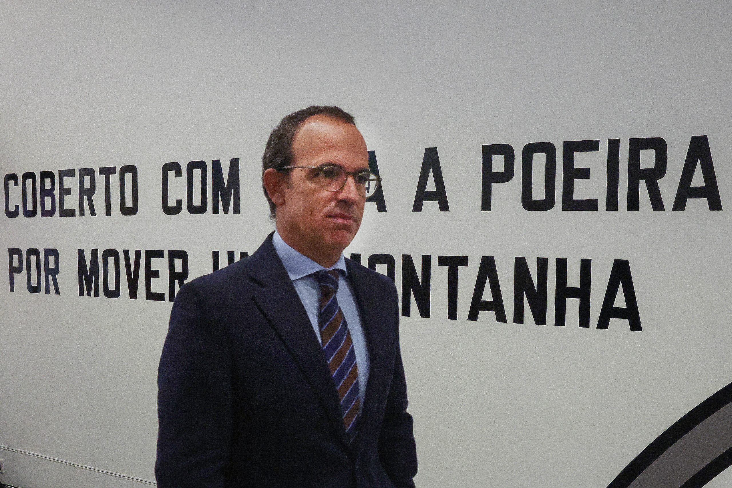 Ministro diz que só espaços de criação artística resolvem problema de músicos do Stop