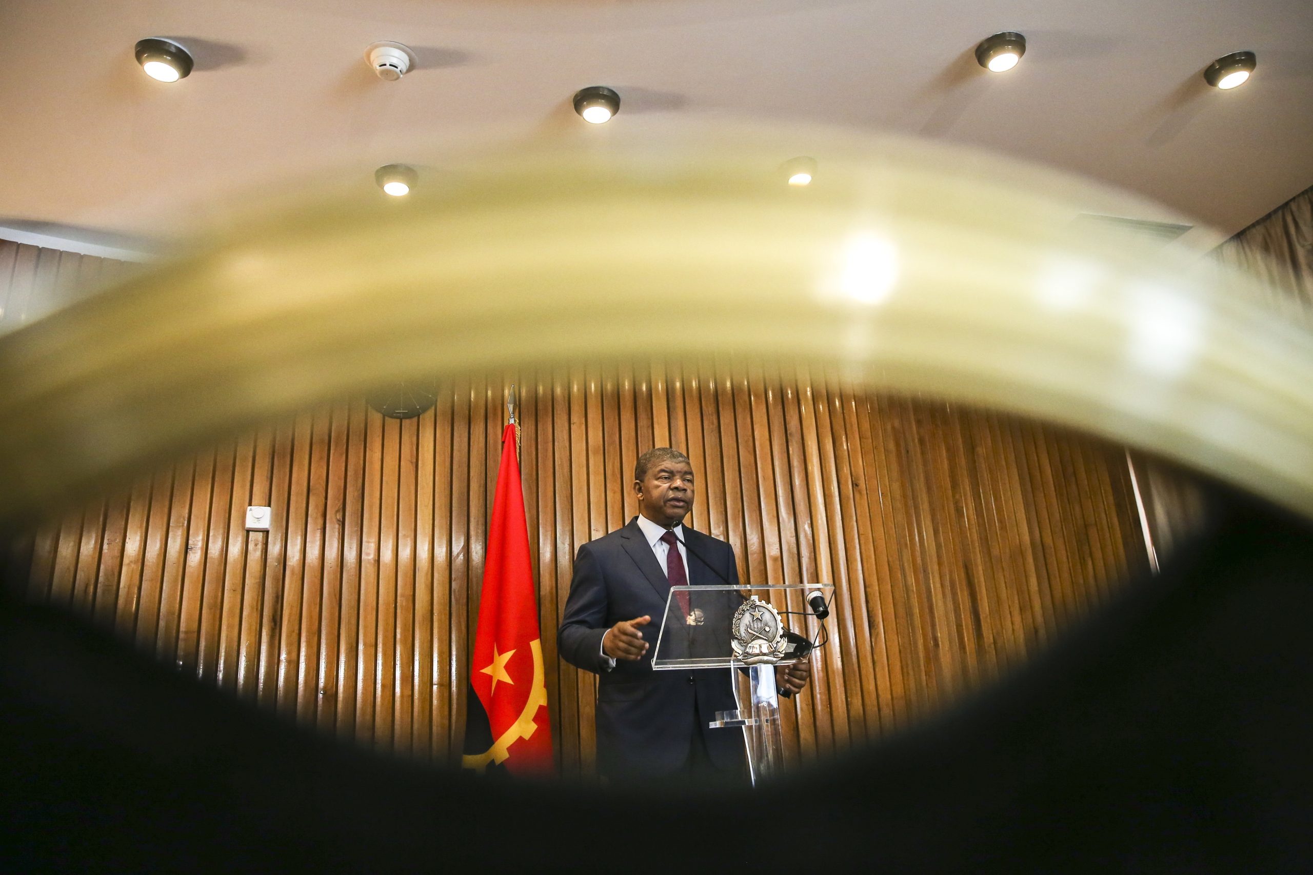 Presidente angolano “sossega” BCP sobre saída da Sonangol do banco português