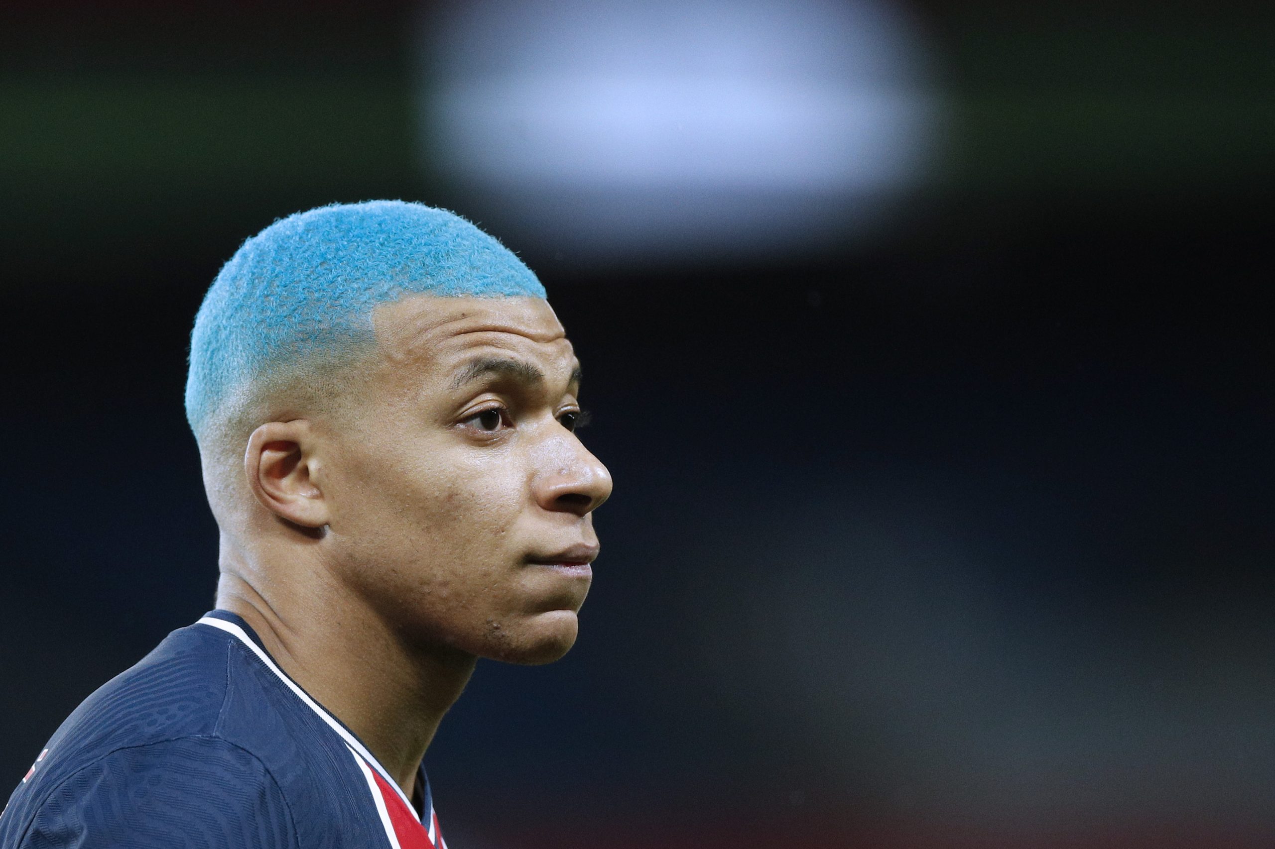 Mbappé despede-se do técnico Thomas Tuchel antes de PSG confirmar saída