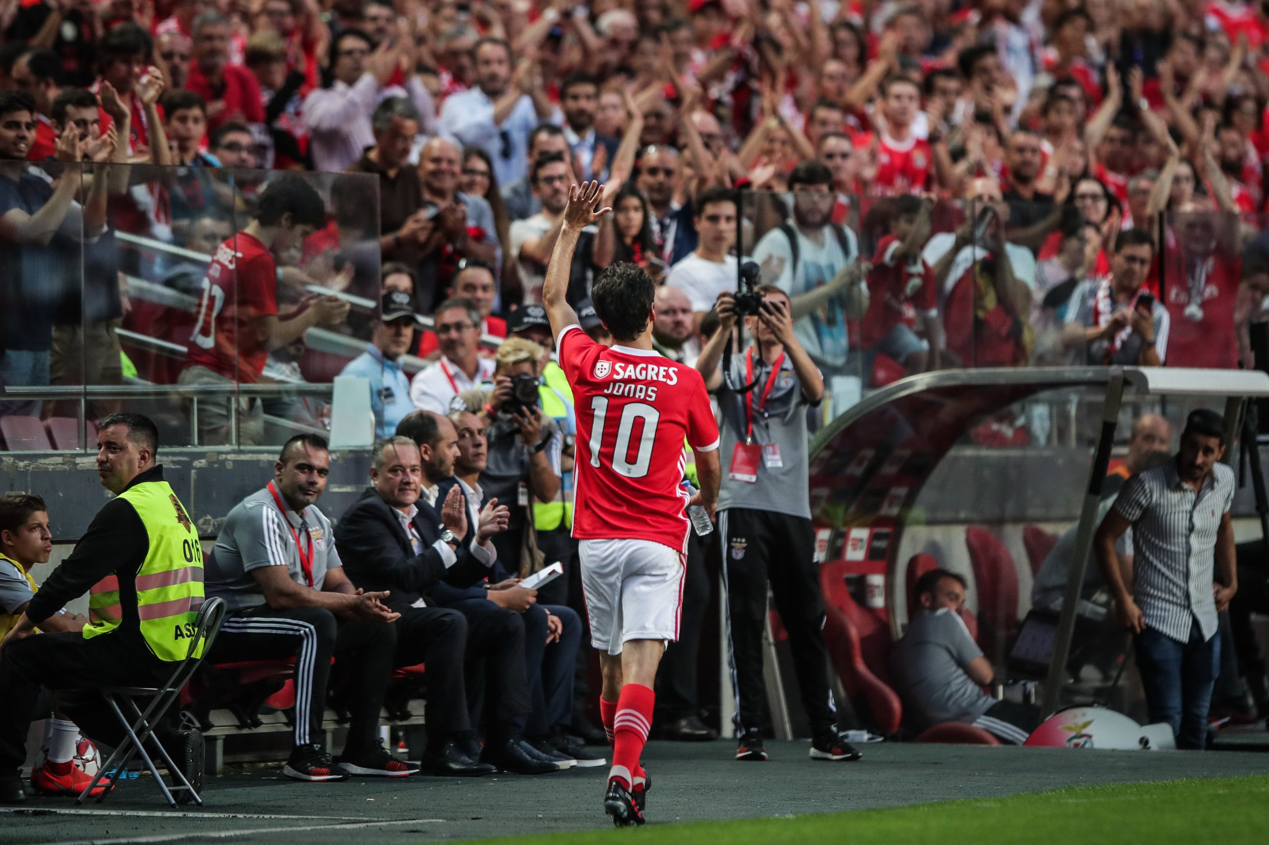 Benfica perde com Anderlecht no jogo de apresentação aos sócios