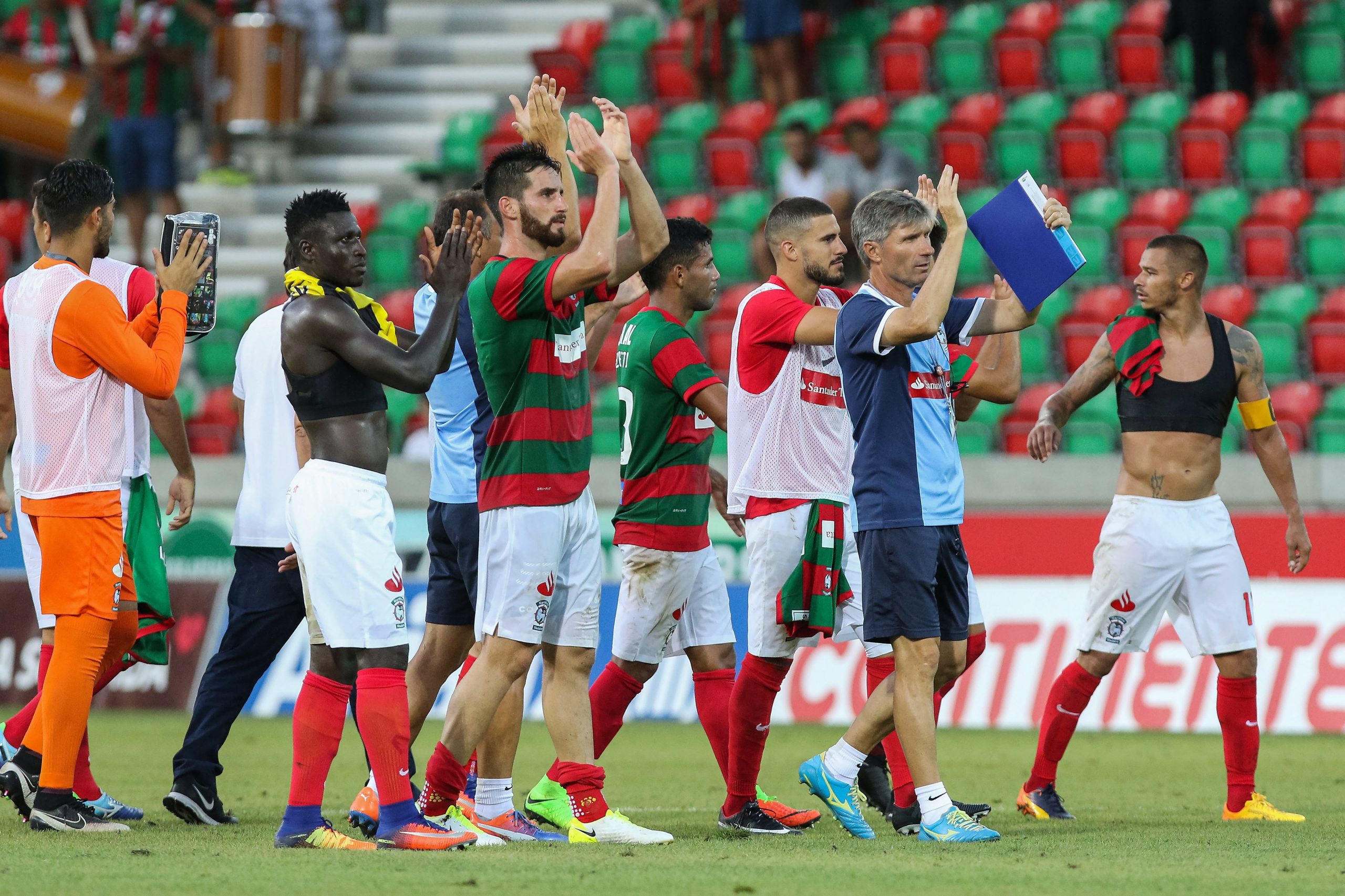 Marítimo e Rio Ave procuram juntar-se a Sporting no topo da I Liga