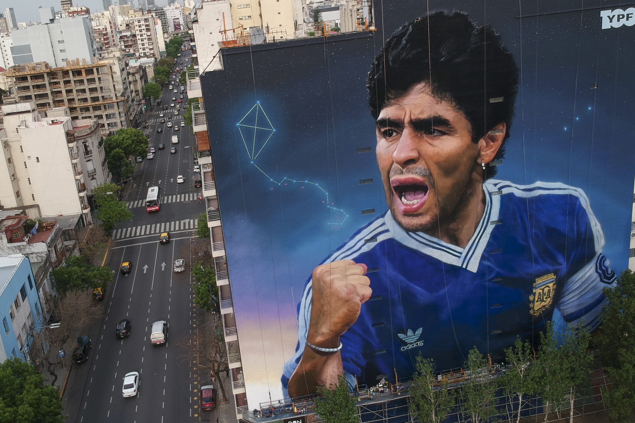 Diego Maradona foi sedado por ordens dos médicos contra a opinião do anestesista
