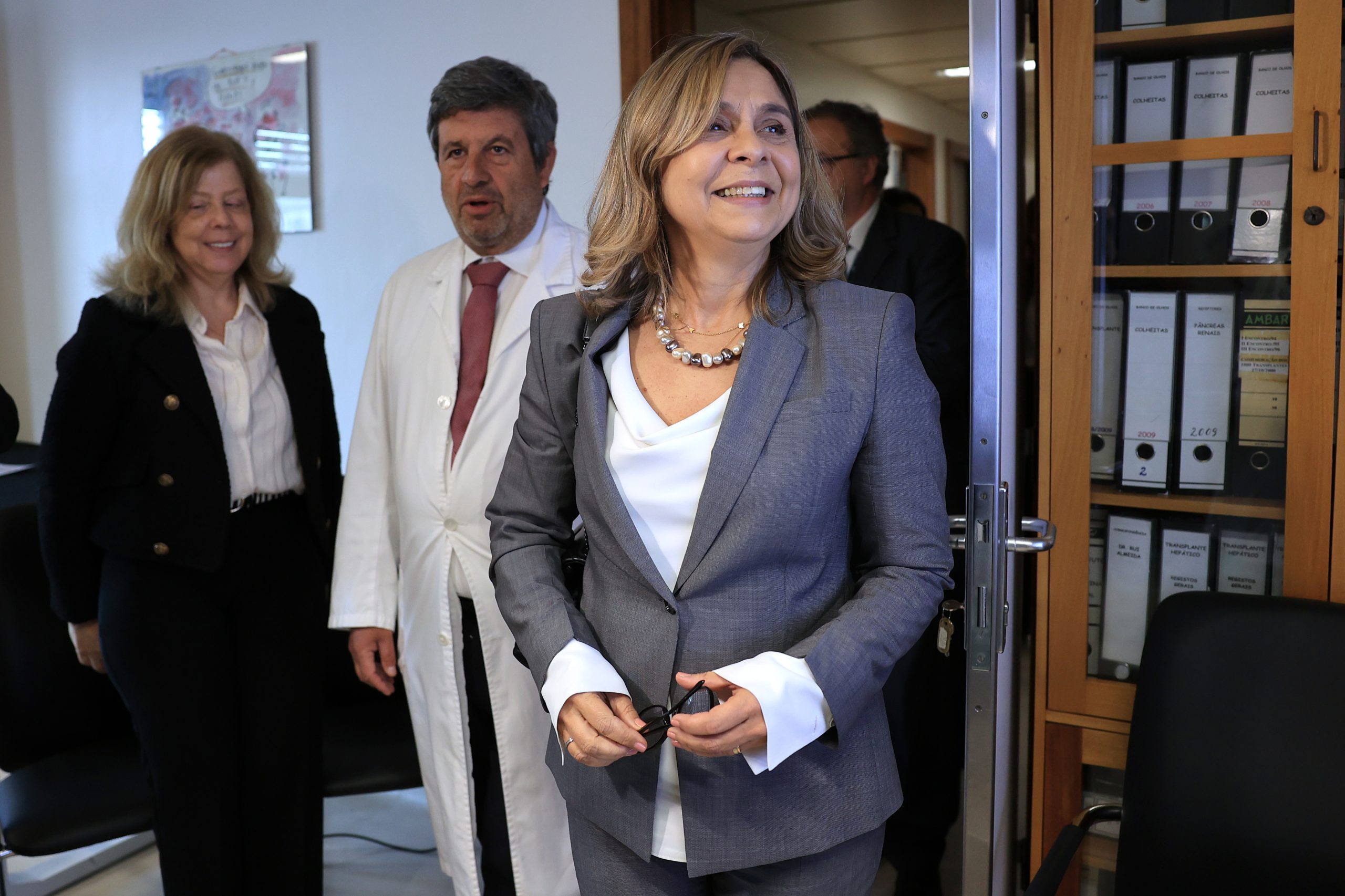 Ministra da Saúde assume empenho para melhorar resposta de urgências pediátricas