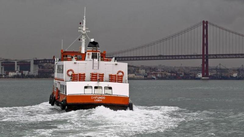 Câmara de Almada quer reunião urgente com Governo para discutir ligações fluviais no Tejo