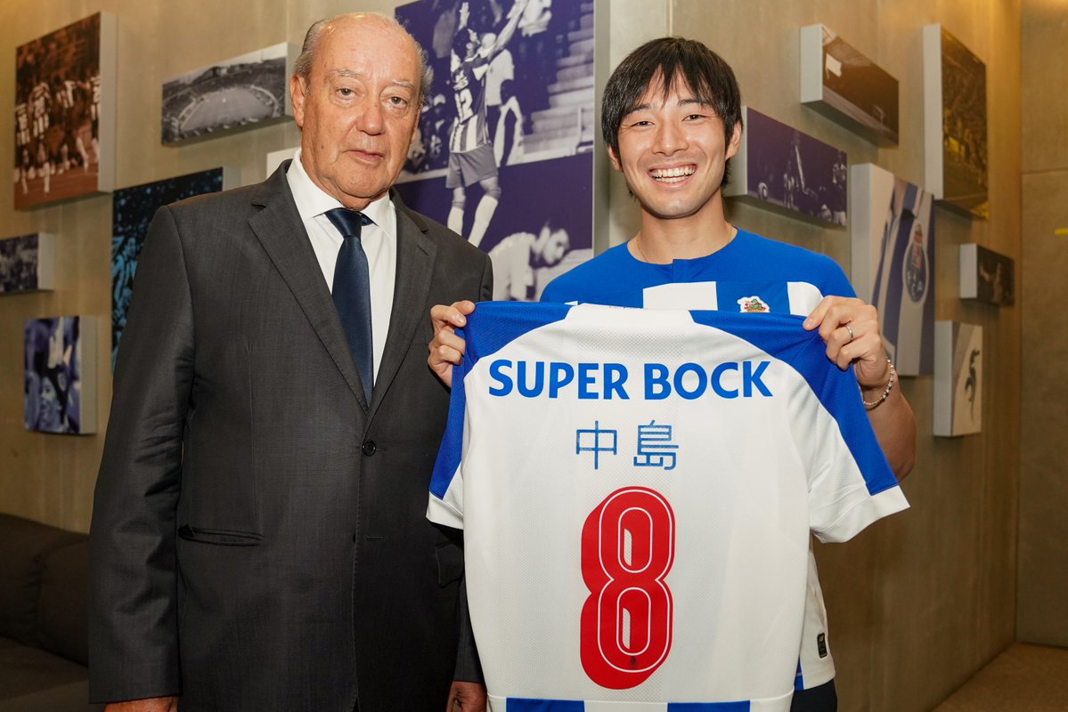 Nakajima assina pelo FC Porto por cinco temporadas