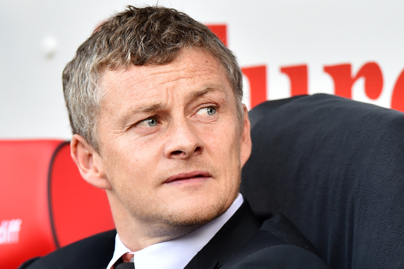 Manchester United segue na Taça de Inglaterra e Solskjaer iguala feito histórico