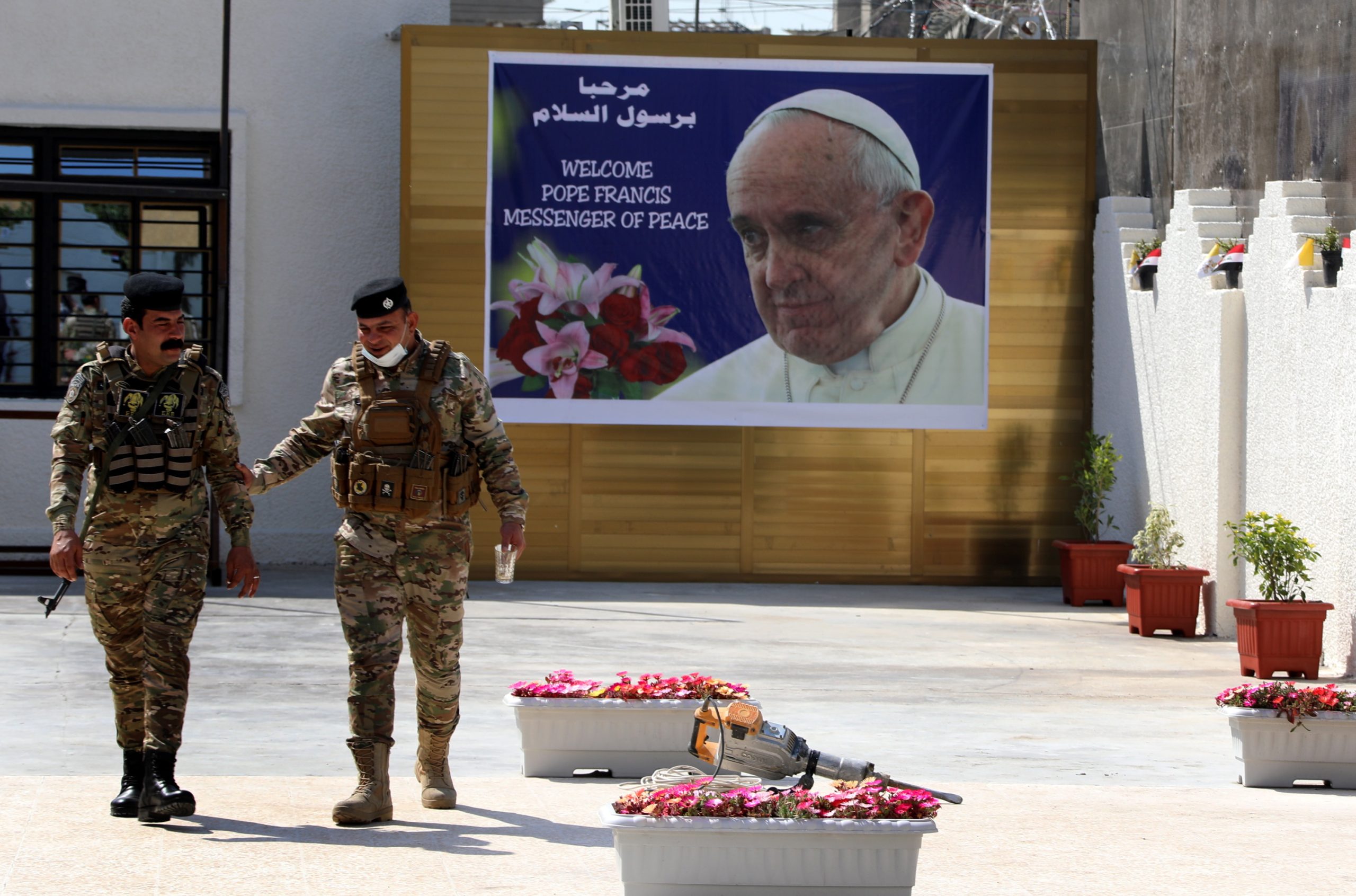 Papa enfrenta pandemia e ‘rockets’ para encorajar comunidades cristãs no Iraque