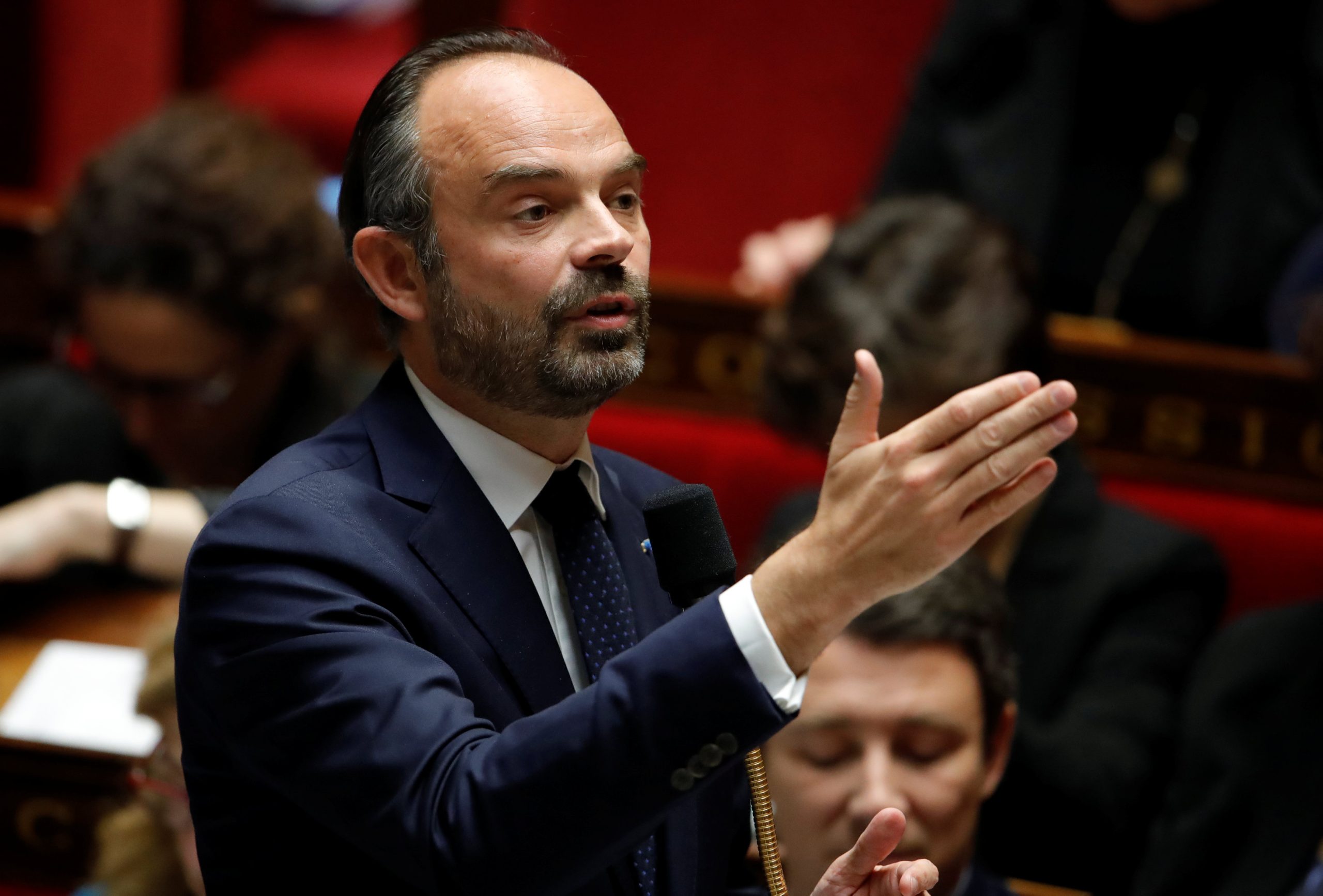Covid-19: Fim do confinamento em França começa a 11 de maio com restrições até 2 de junho