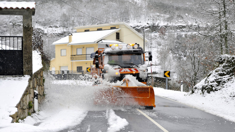 Mau tempo: Circulação retomada nas estradas da Serra da Estrela