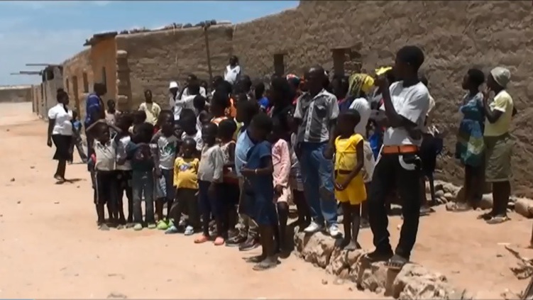 Na maior família de Angola há um homem com 43 mulheres, 167 filhos e zero ciúmes