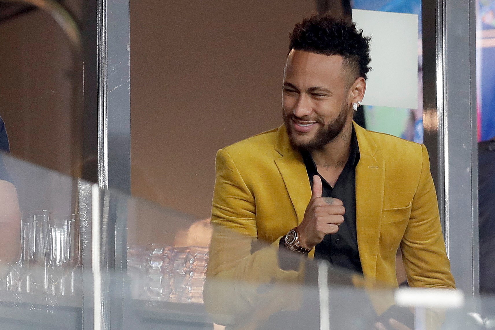 Neymar ausente dos convocados do Paris Saint-Germain para estreia na Liga francesa