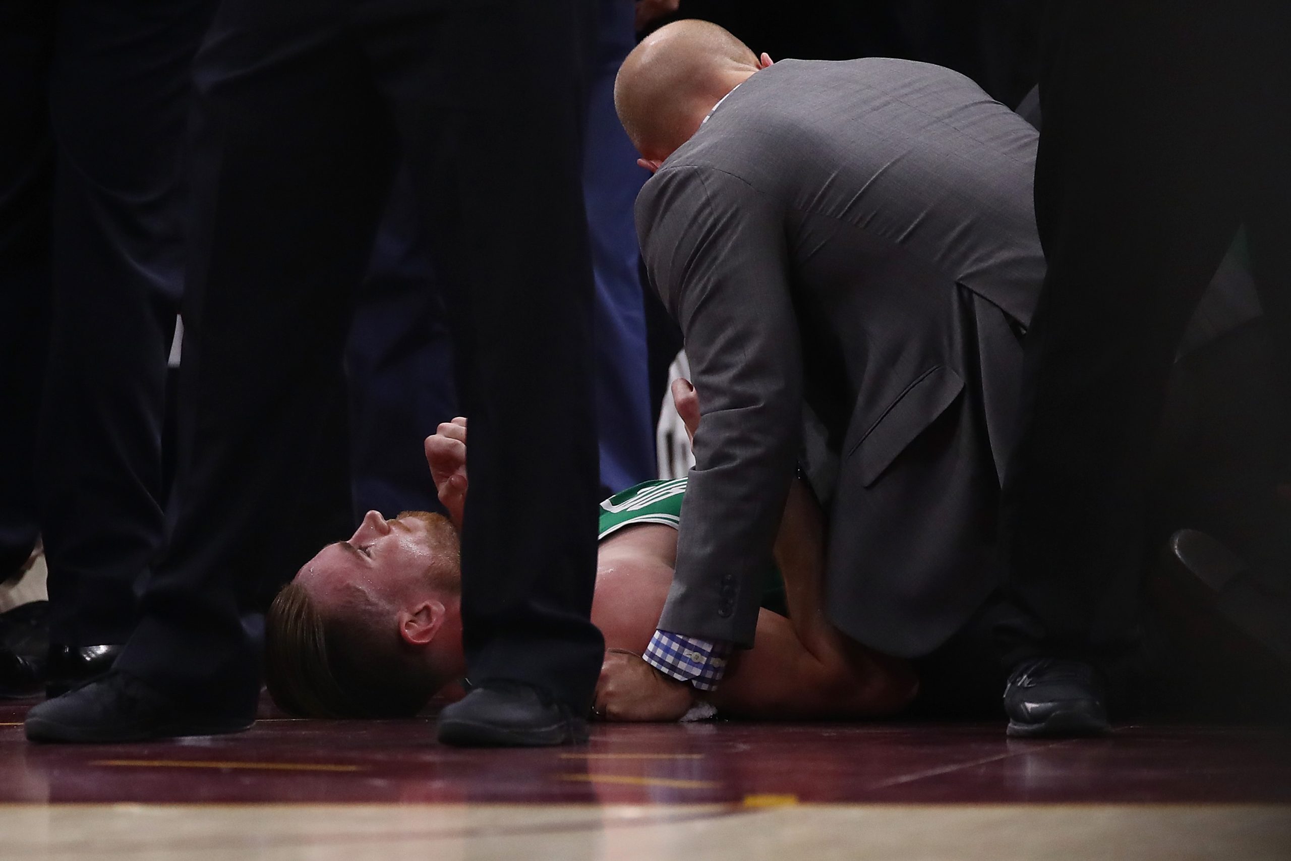 Lesão grave de Gordon Hayward marca início da NBA