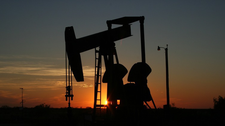 OPEP e outros produtores de petróleo prometem manter redução na produção