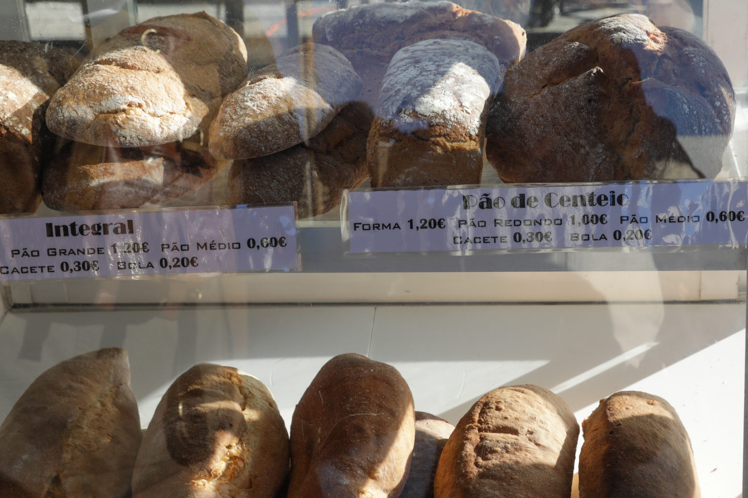 Aumento do custo da energia já está a fazer subir o preço do pão e outros produtos ligados às farinhas
