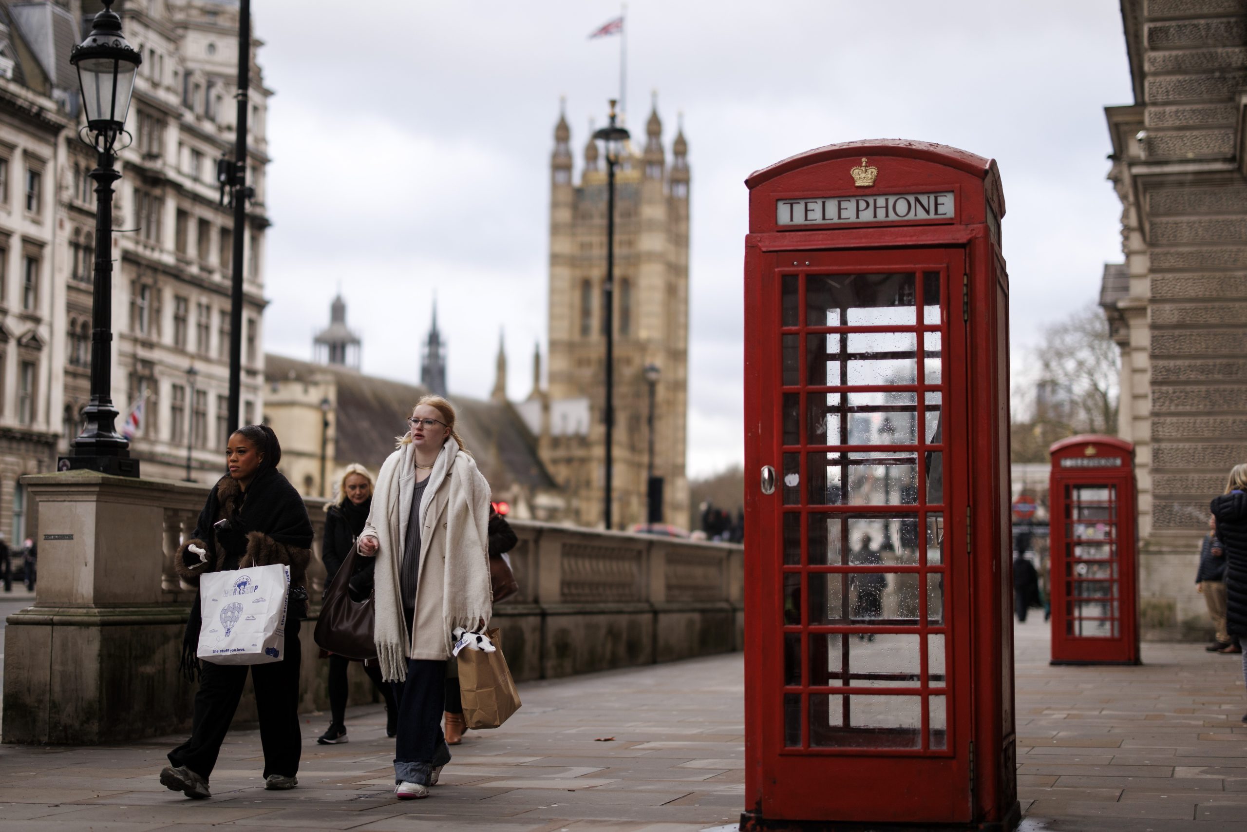 Já não basta o cartão de cidadão para ir a Londres. A partir de hoje é obrigatória autorização prévia para entrar no Reino Unido e paga-se