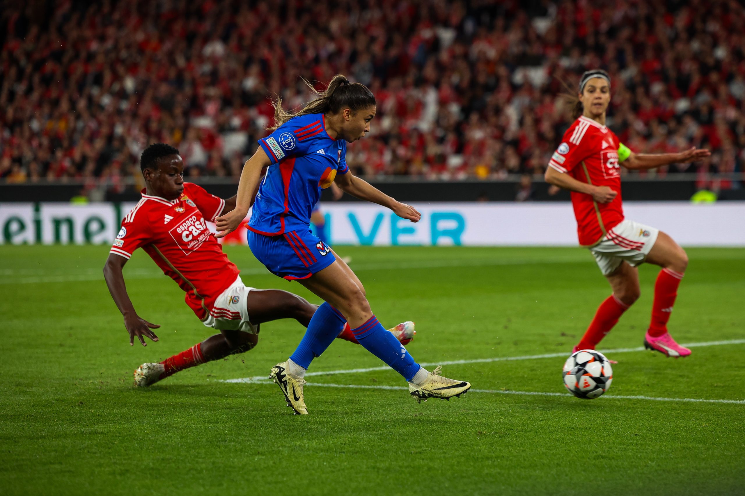 Benfica perde com Lyon na primeira mão dos ‘quartos’ da ‘Champions’ feminina