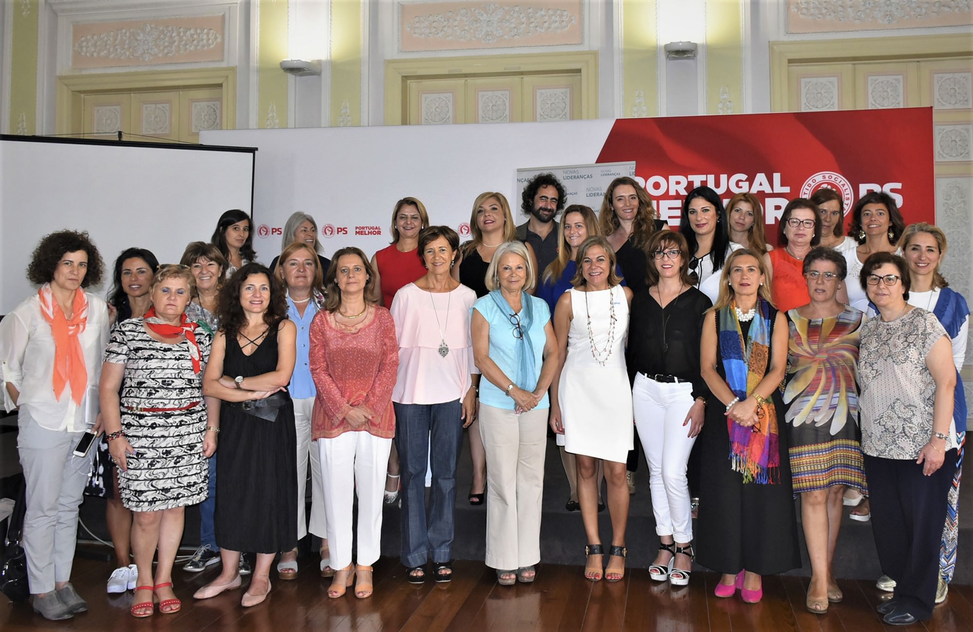 Mulheres Socialistas reivindicam igualdade salarial na Europa em 2019