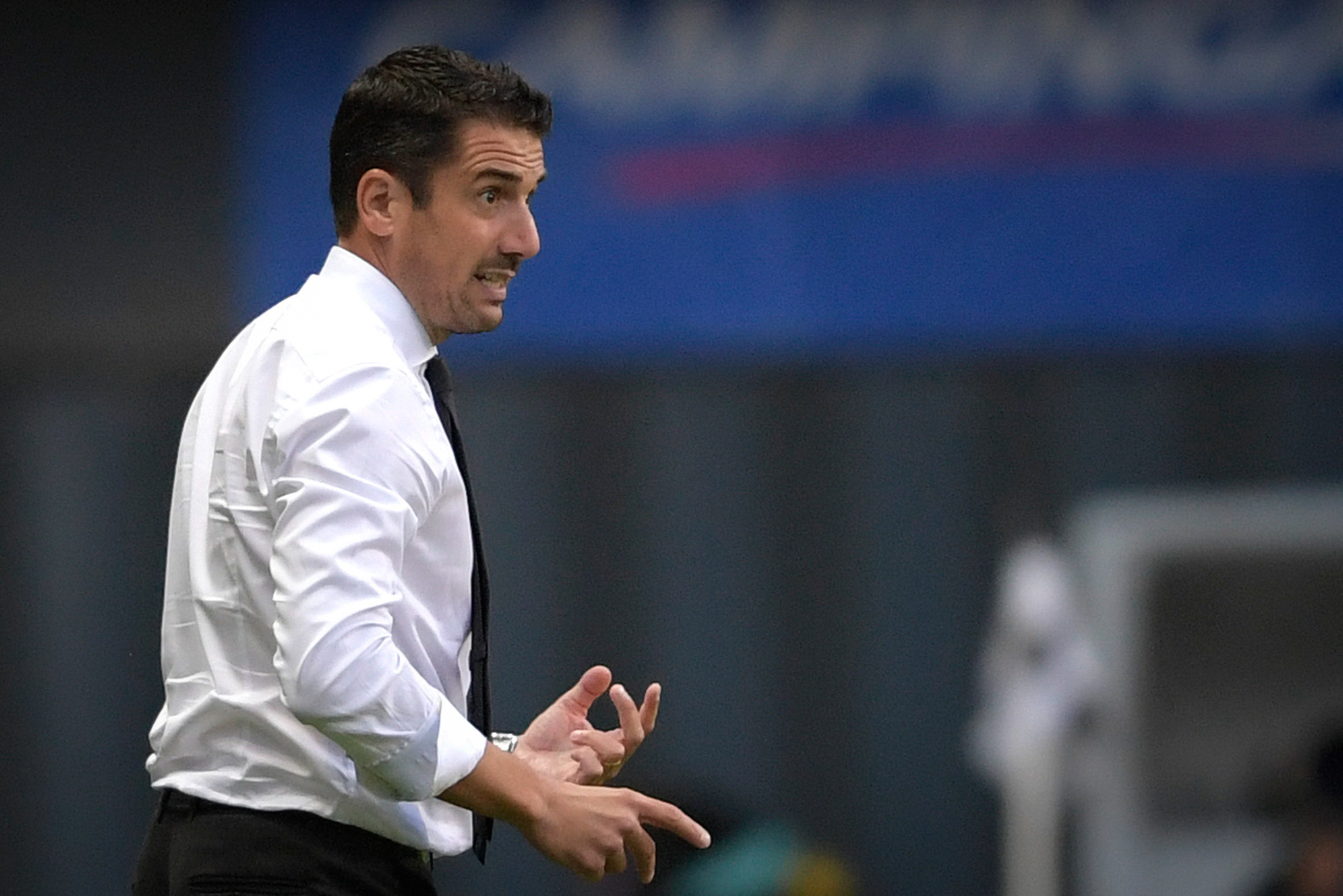 Julio Velázquez deixa comando técnico do Vitória de Setúbal