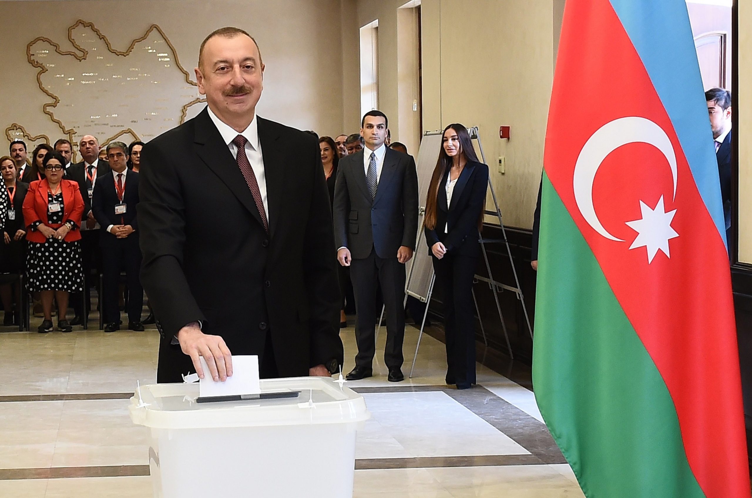 Reeleição do Presidente do Azerbaijão com “graves irregularidades”, dizem observadores