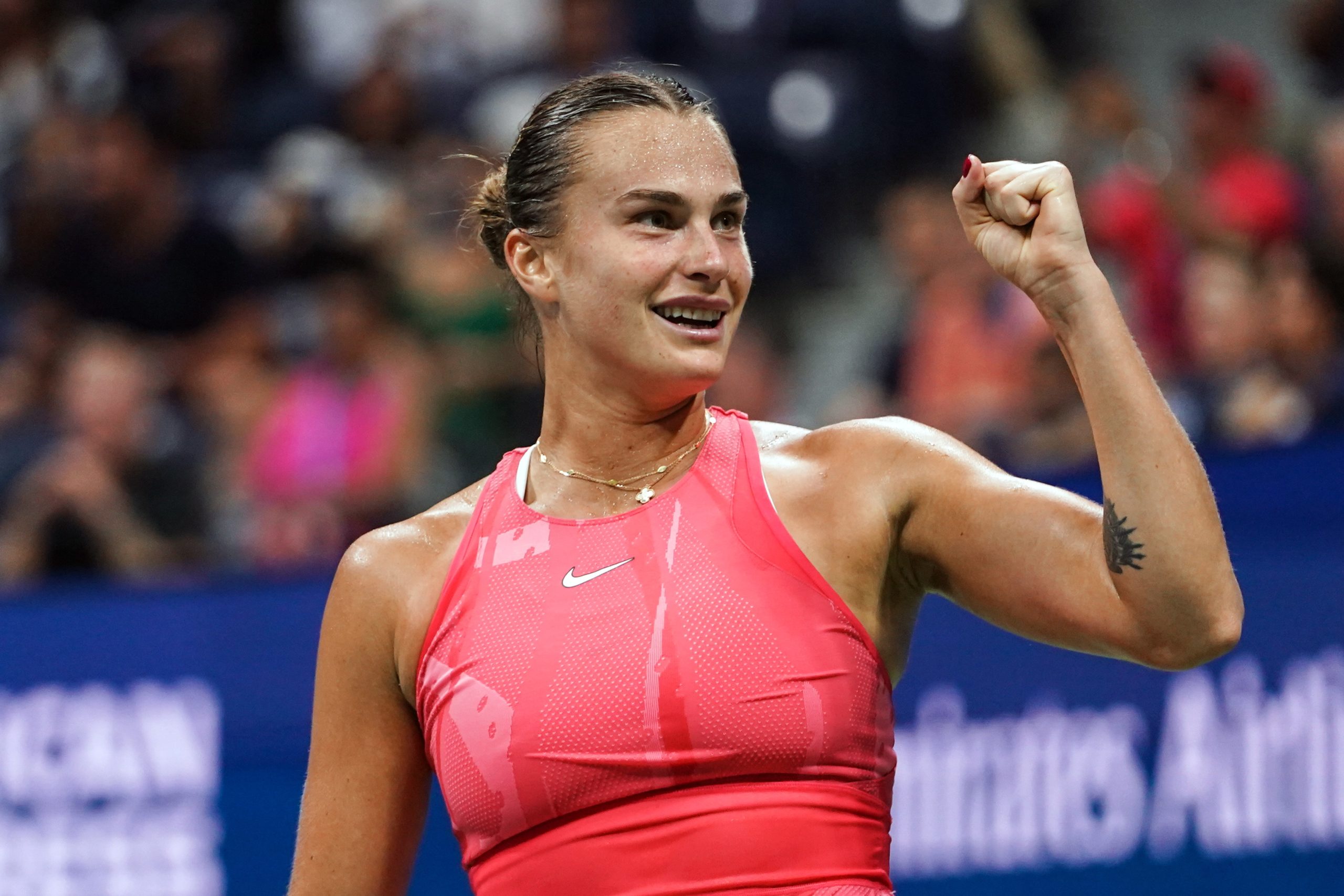 Sabalenka celebra liderança do ‘ranking’ mundial com vitória nos oitavos do US Open