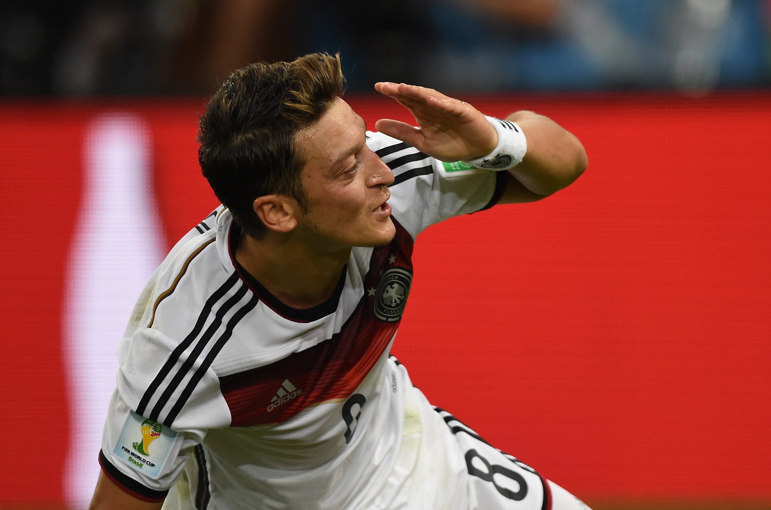 Governo turco manifesta apoio a Mesut Ozil