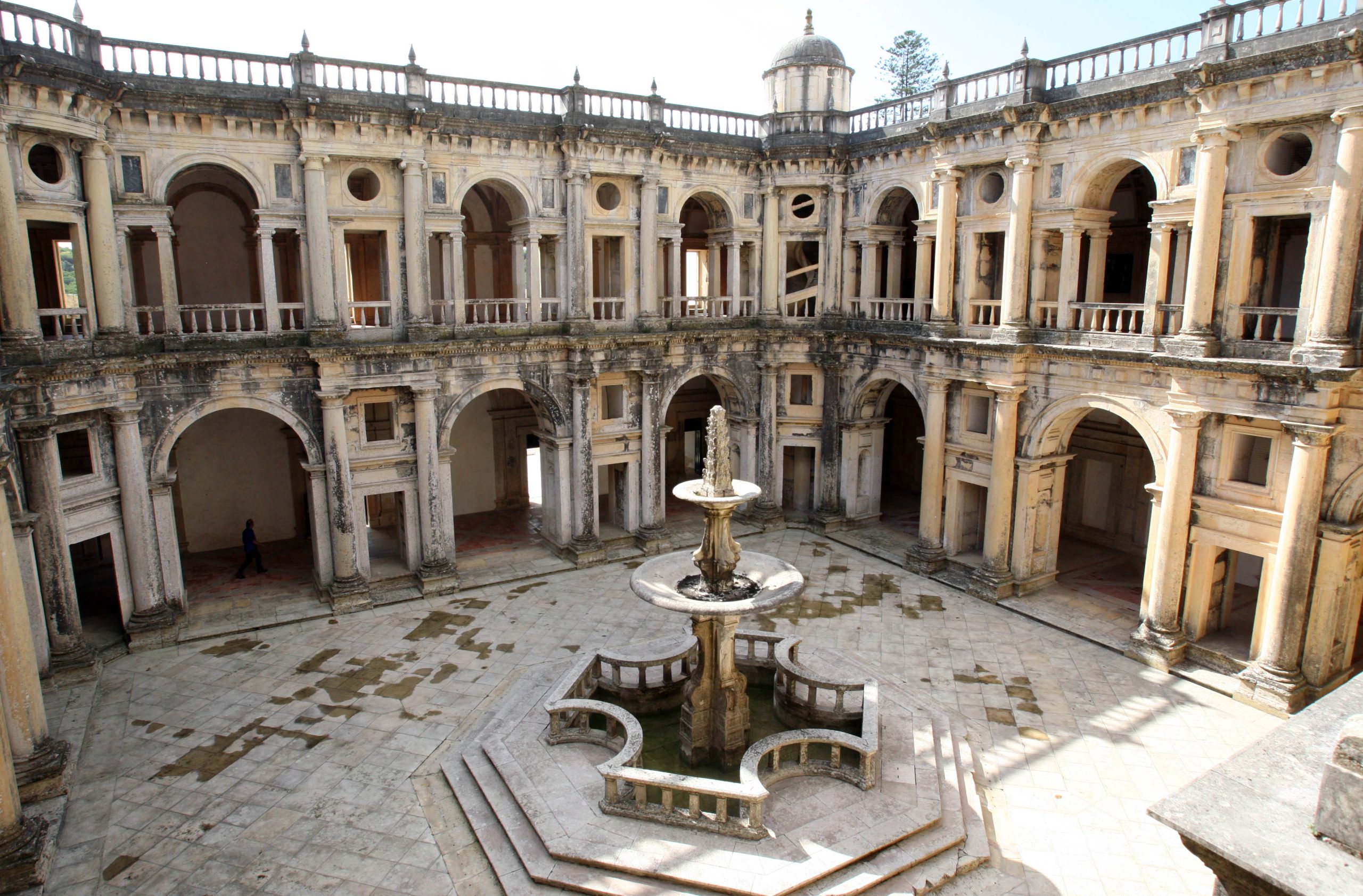 Convento de Cristo em Tomar danificado em gravações de filme polémico