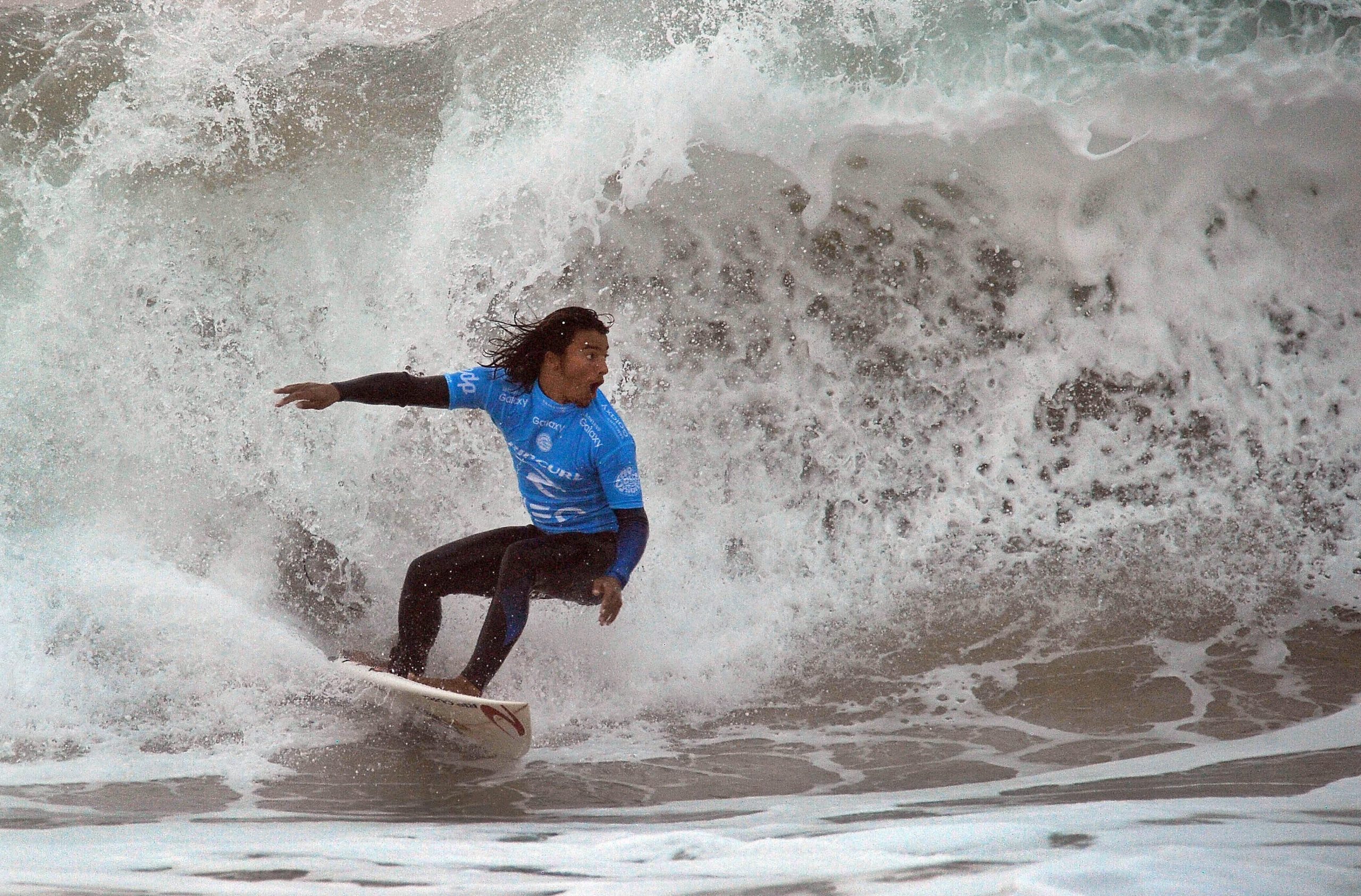Miguel Blanco renova título de campeão português de surf