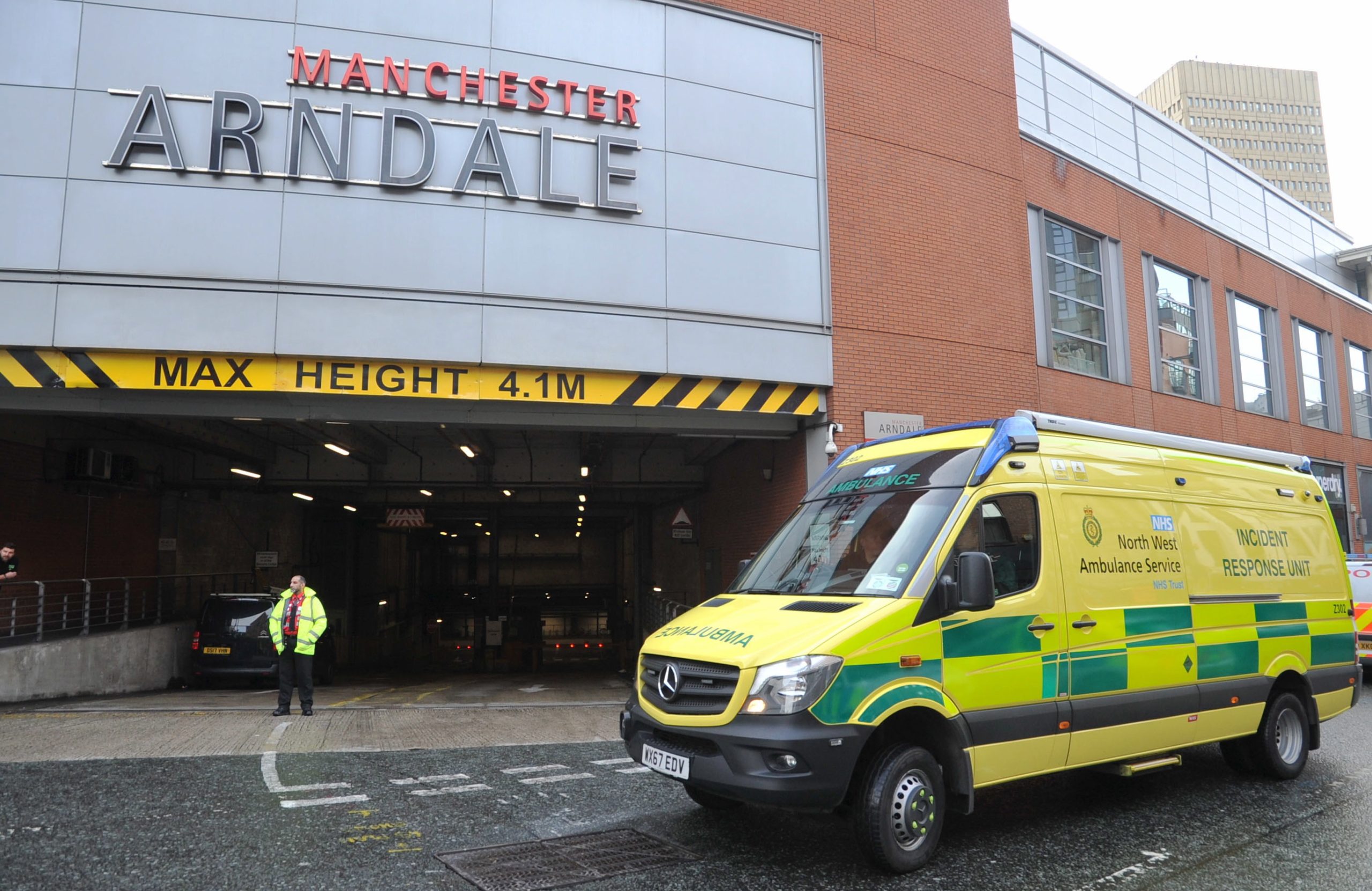 Cinco pessoas esfaqueadas em centro comercial de Manchester