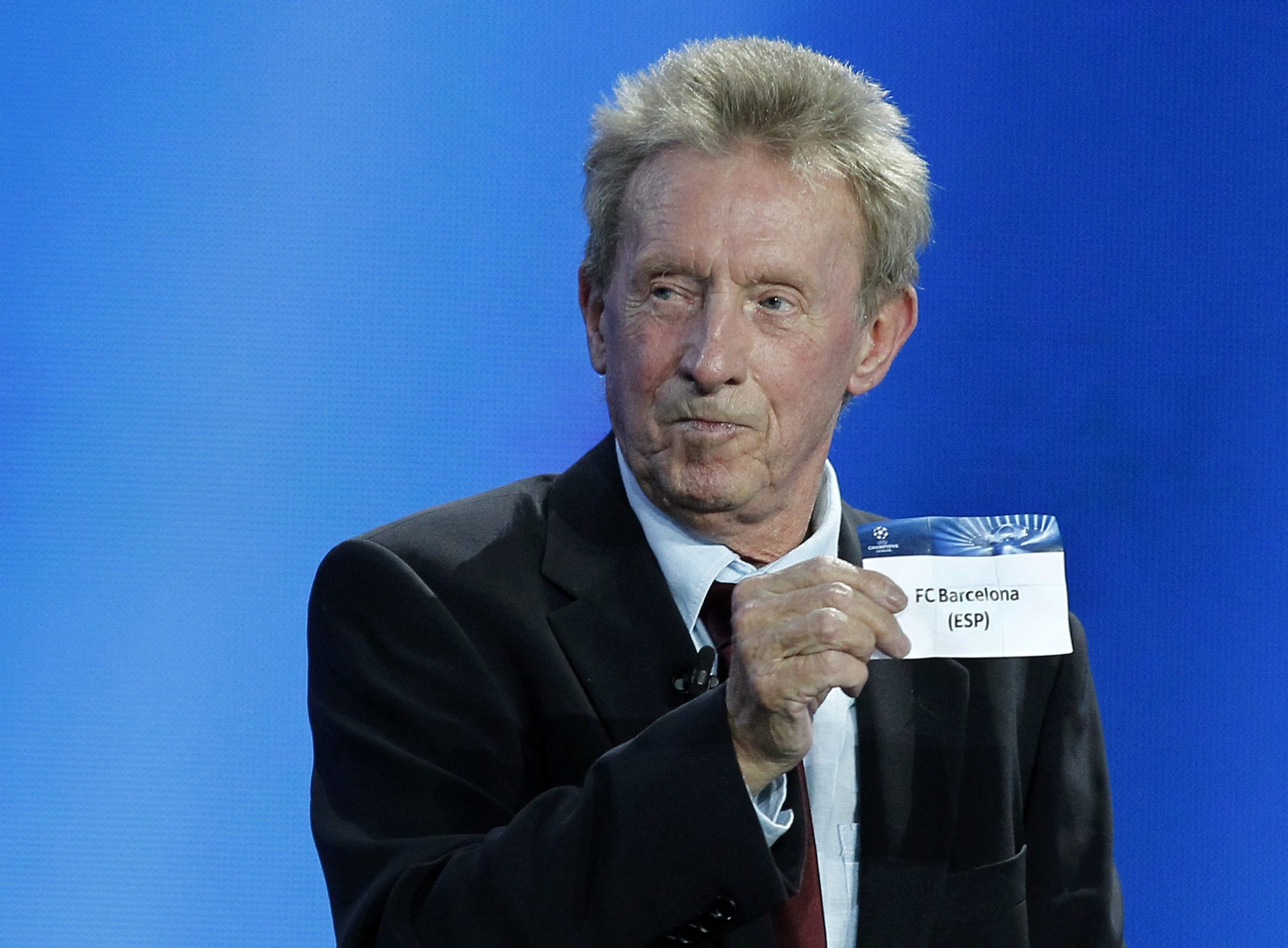 Denis Law, ‘lenda’ do Manchester United, morre aos 84 anos