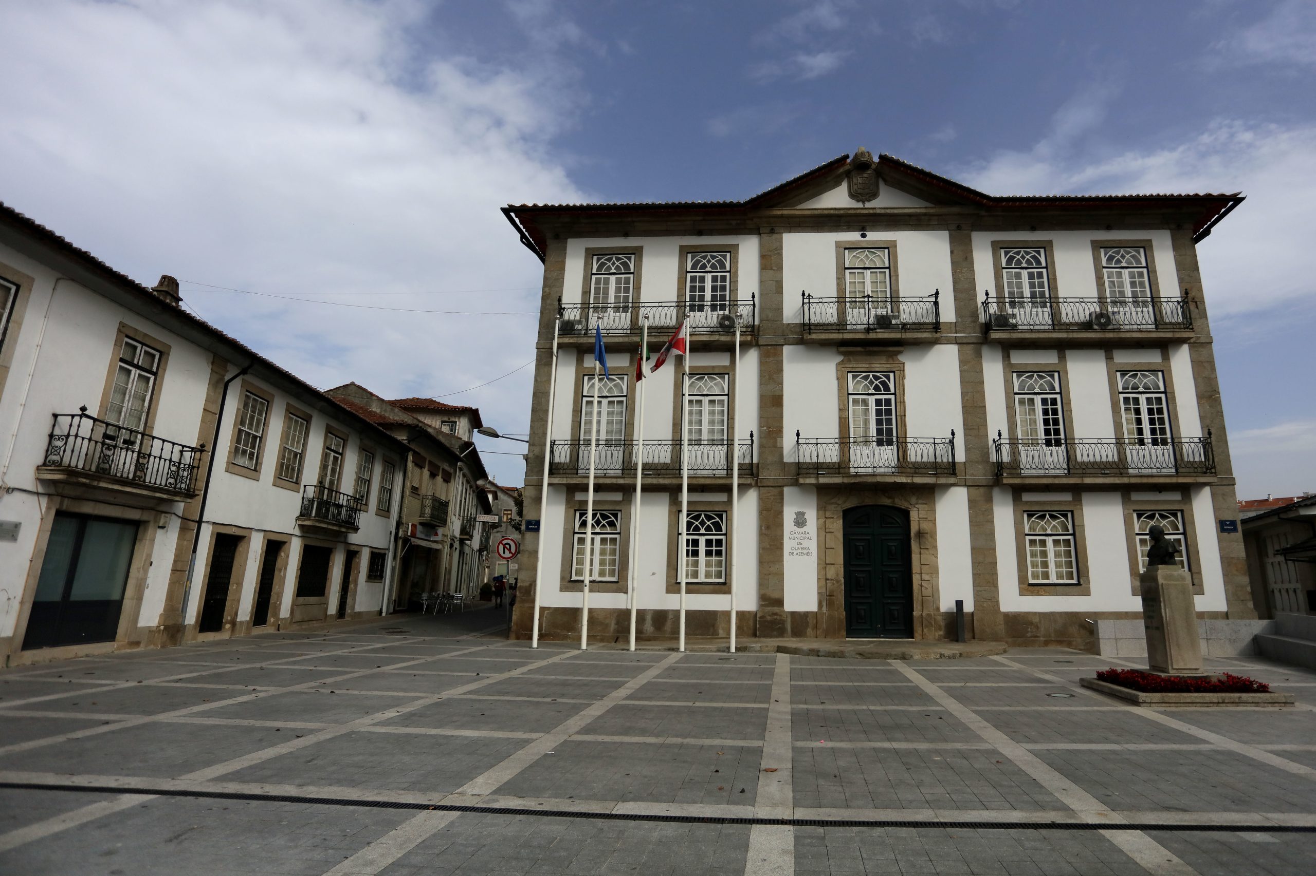 Covid-19: Câmara de Azeméis oferece 300 máscaras cirúrgicas a centros de saúde da região
