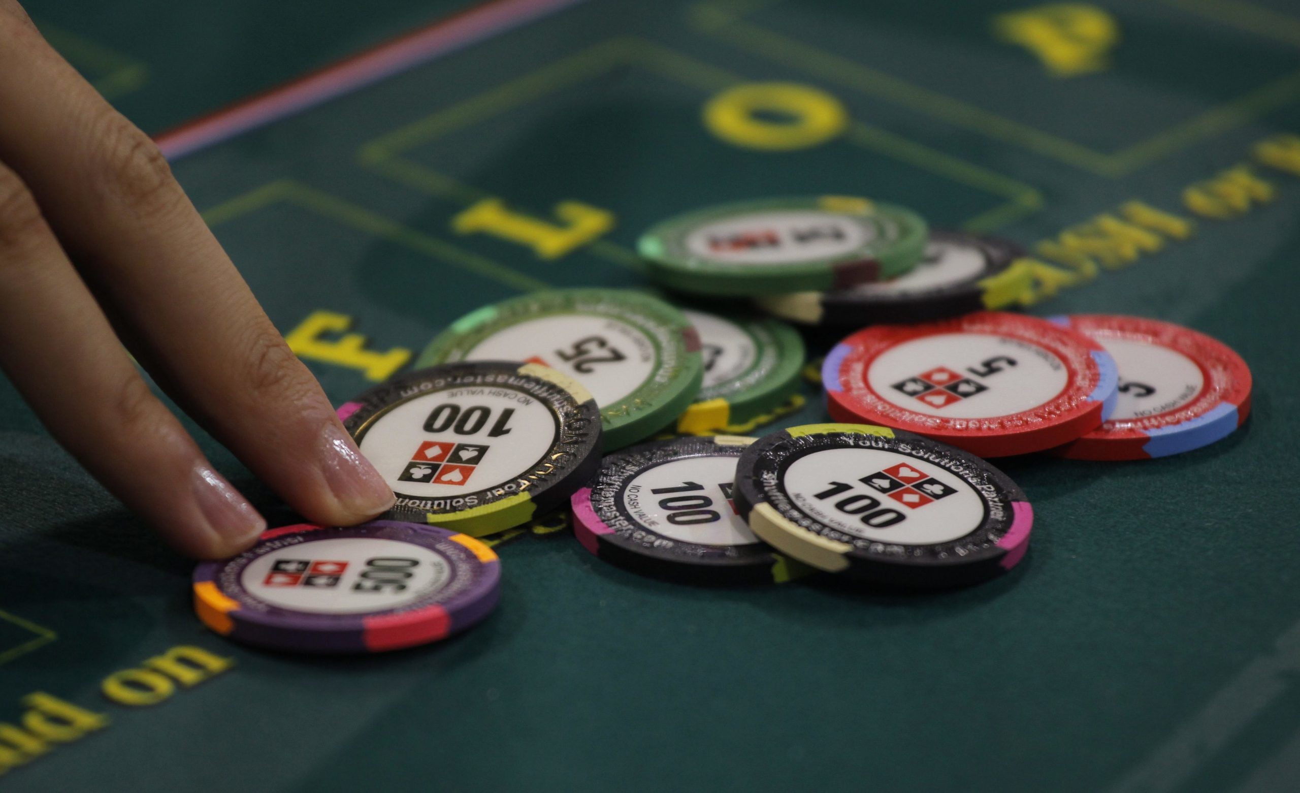 Covid-19: Casinos portugueses pessimistas este ano após quebra de 50% em 2020