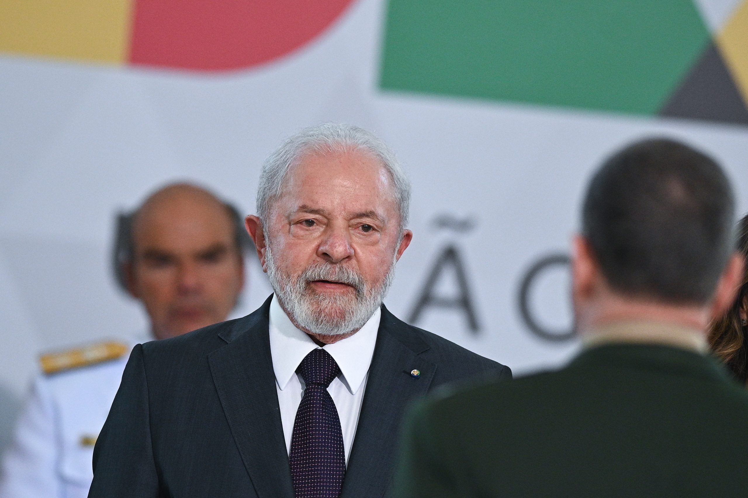 Lula critica juros altos e diz que meta de inflação pode ser mudada se estiver errada