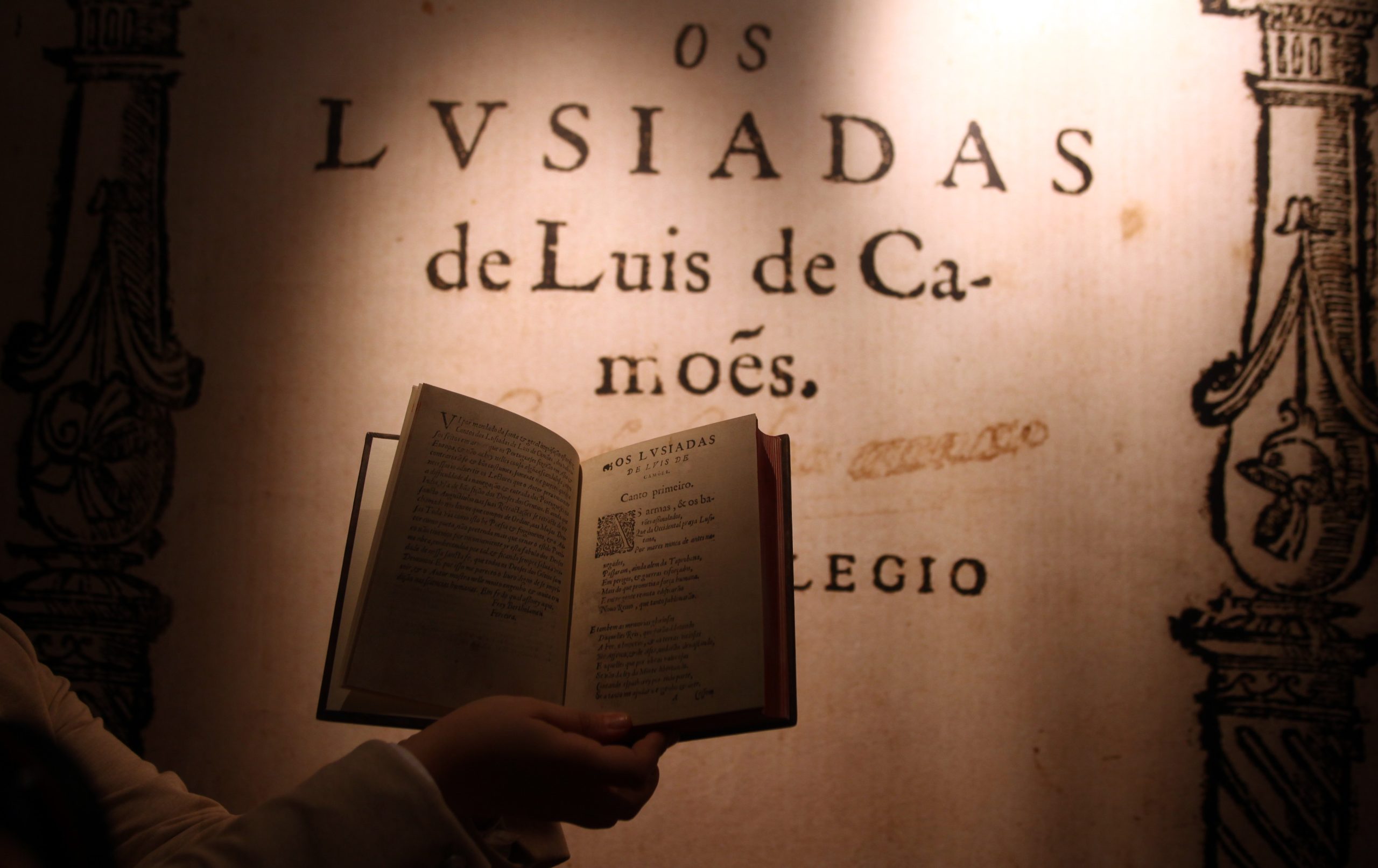 Lusíadas em “leitura continuada” por 145 pessoas numa maratona de sete horas em Madrid