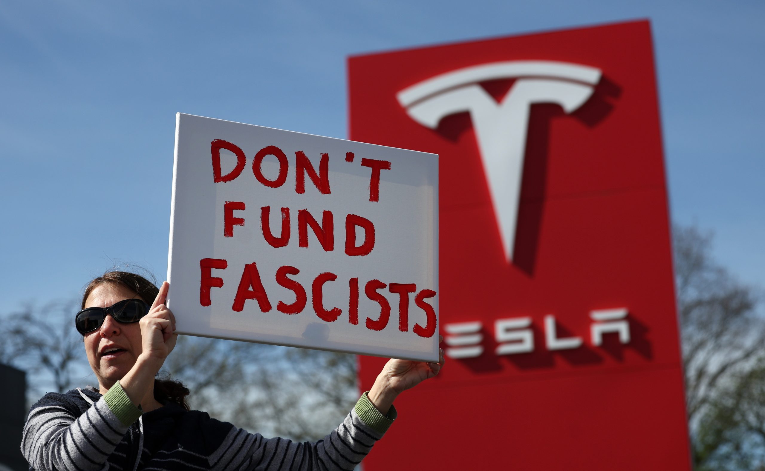 Cidades dos EUA e Europa palco de protestos contra Trump, Musk e Tesla