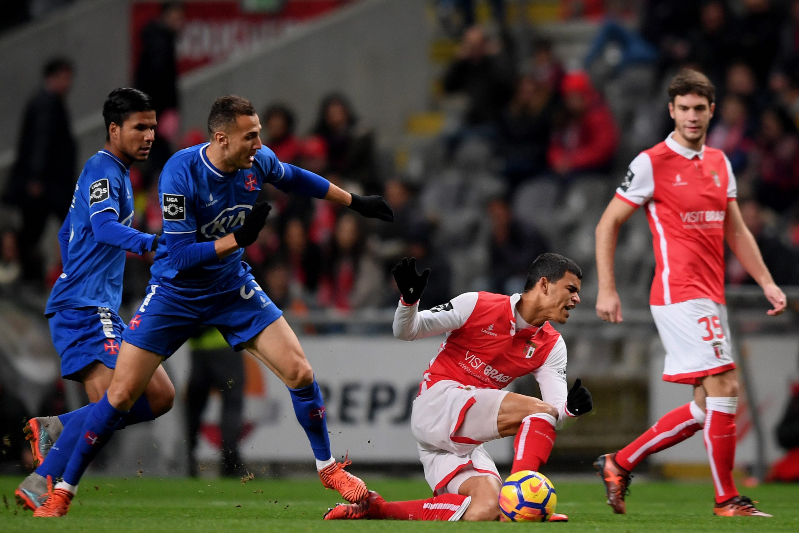 Sporting de Braga vence Belenenses e aproxima-se do Benfica