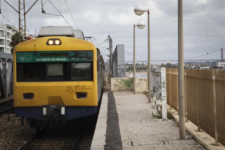 Circulação interrompida na Linha de Cascais entre Algés e Cais do Sodré