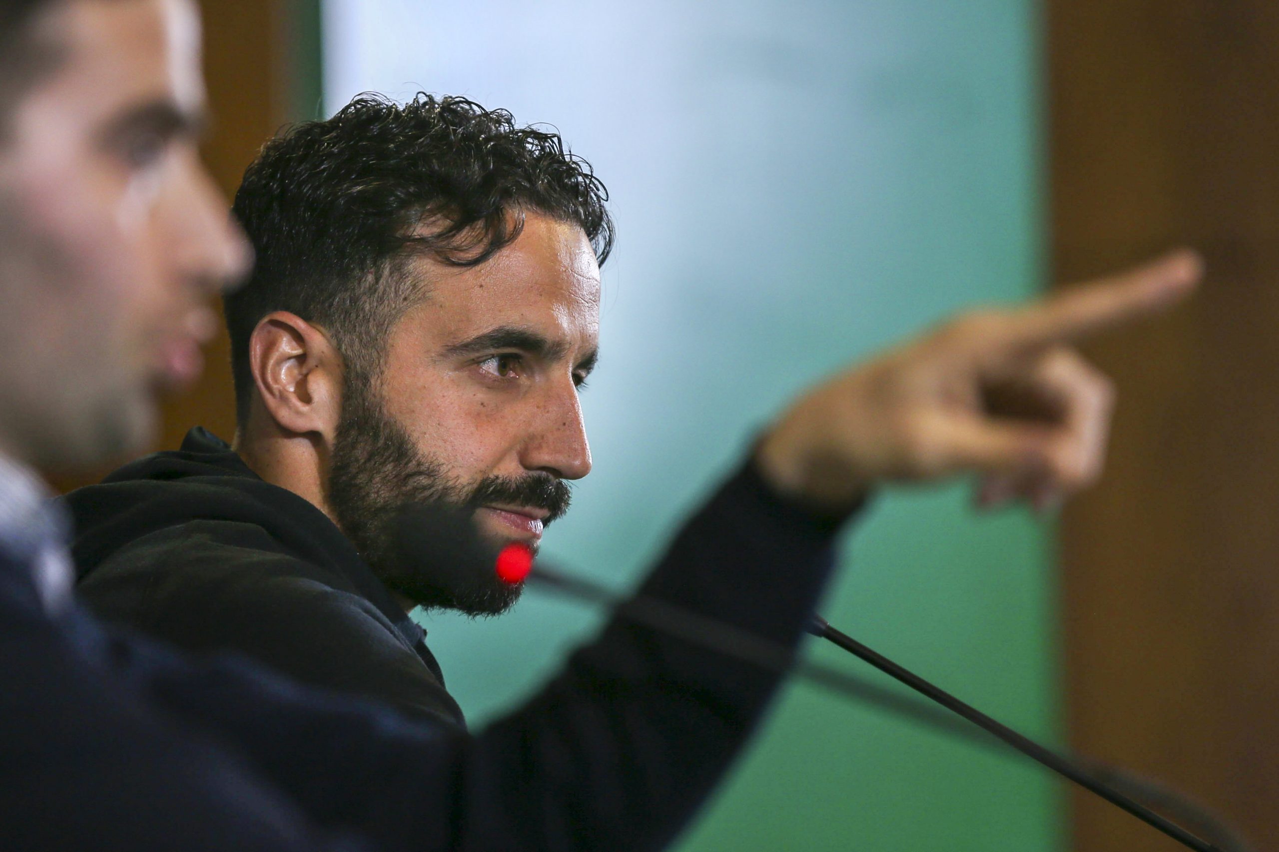 Amorim diz que jornalistas podem fazer-lhe perguntas “como quiserem”