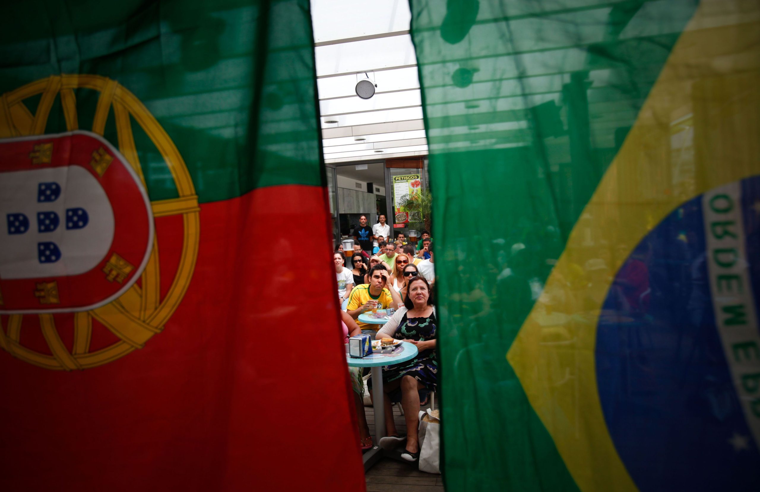Direção-Geral da Saúde recomenda vacina da febre amarela a quem viaja para o Brasil